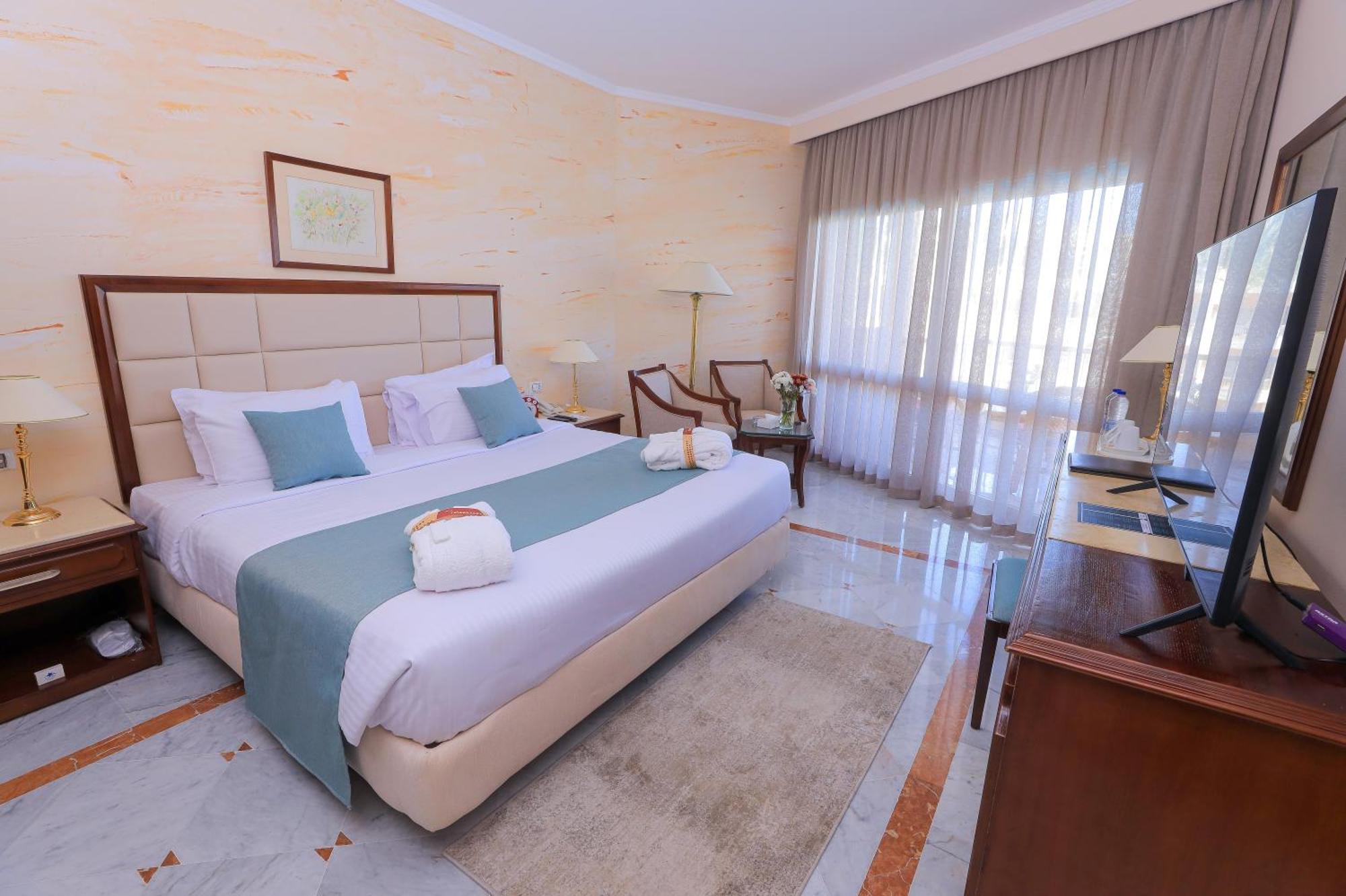 Double or Twin Room Side Sea View
