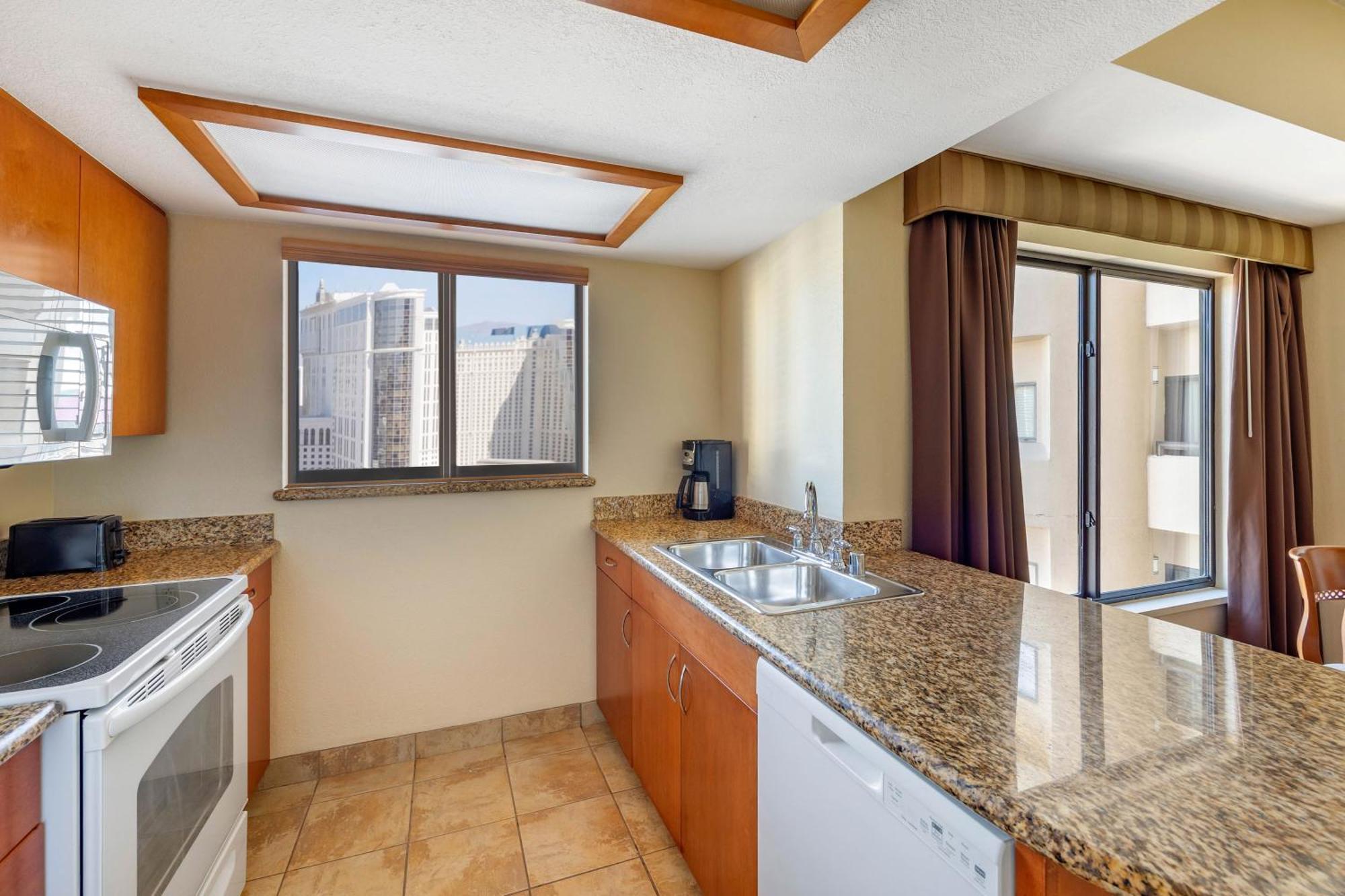 One-Bedroom King Suite Roll Shower