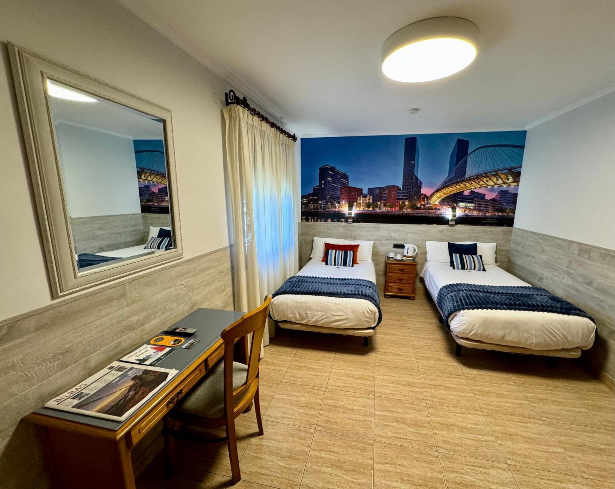 Double or Twin Room,1536380416:JPEG