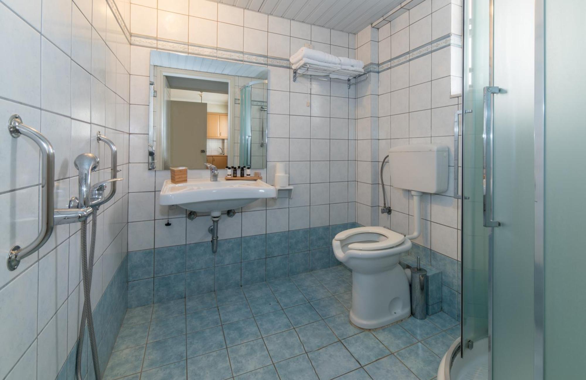 Apartamento de 2 dormitorios con vistas laterales al mar - Adaptado para personas de movilidad reducida