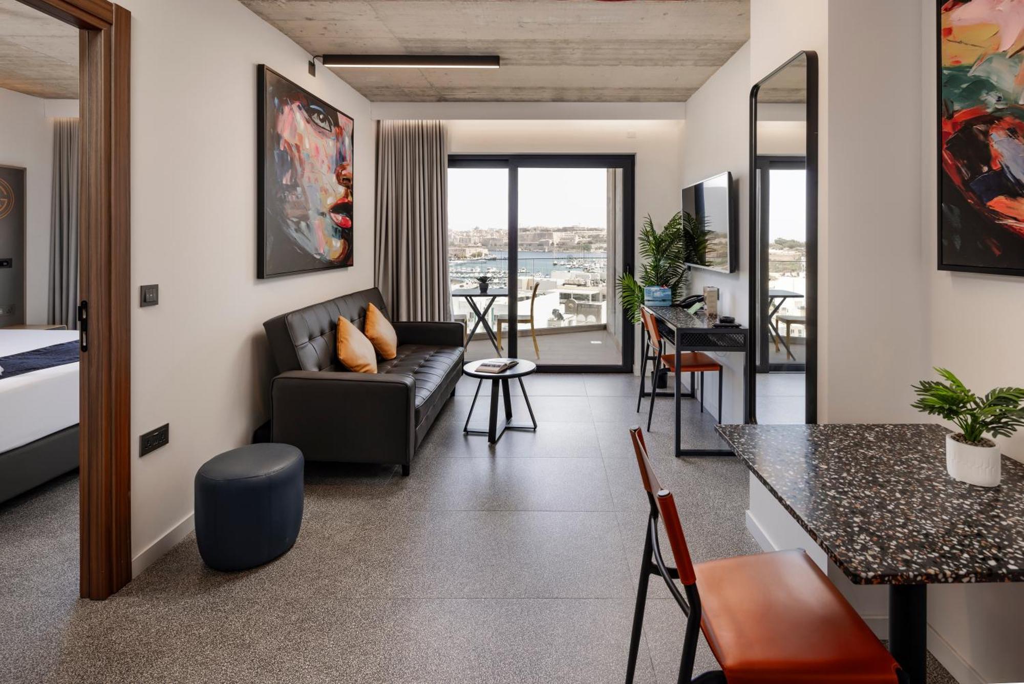 Executive One-Bedroom Suite Harbour View