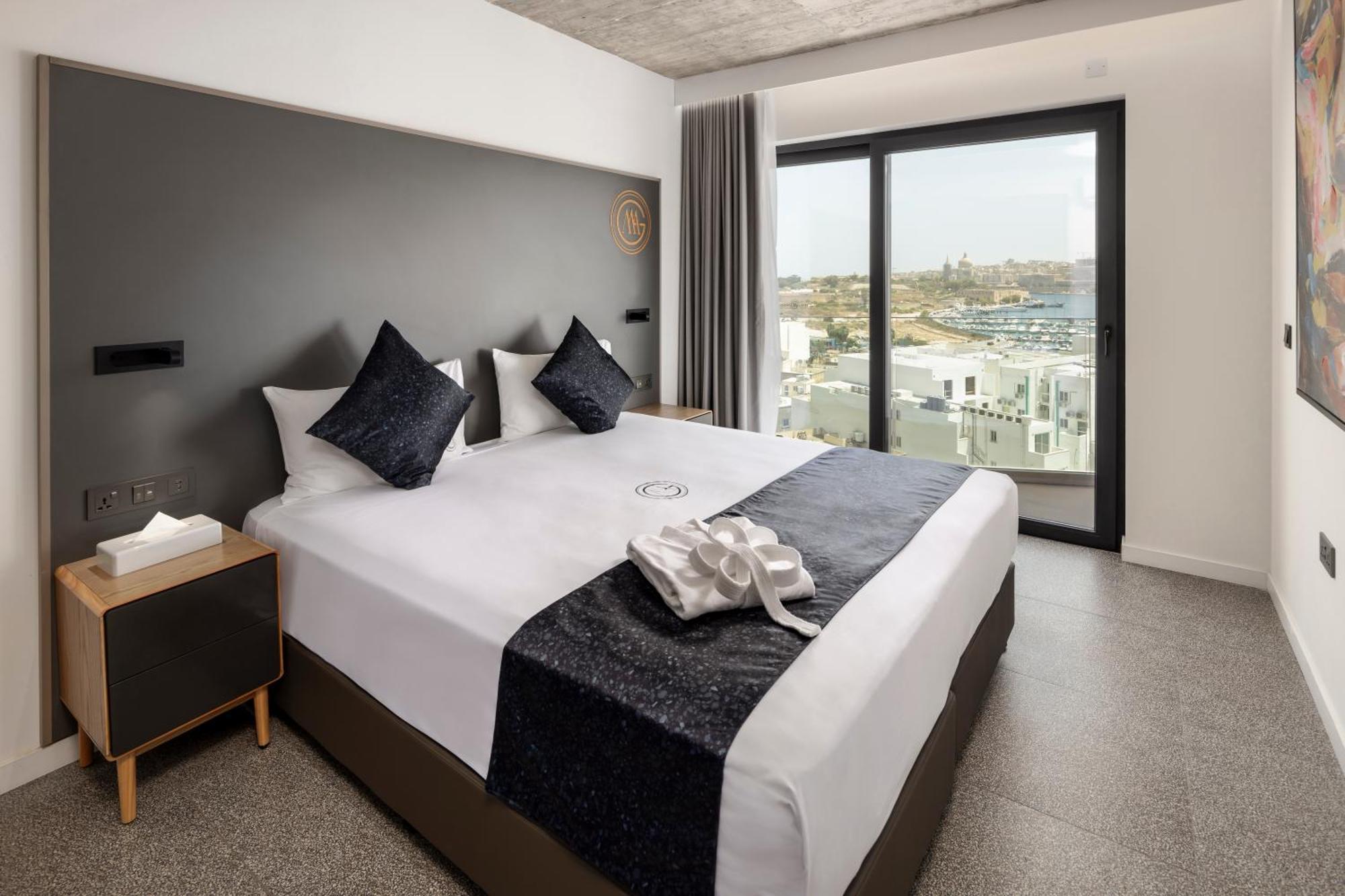 Executive One-Bedroom Suite Harbour View