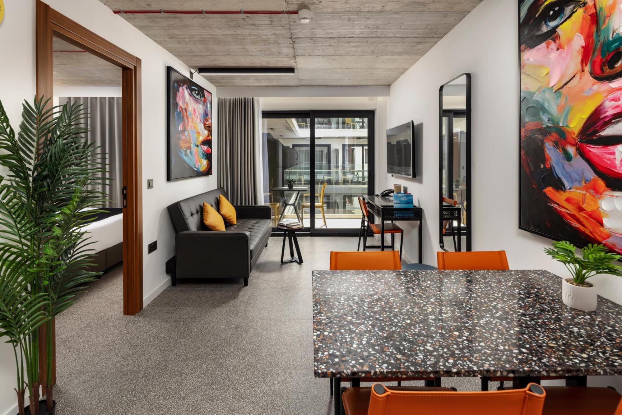 One-Bedroom Suite