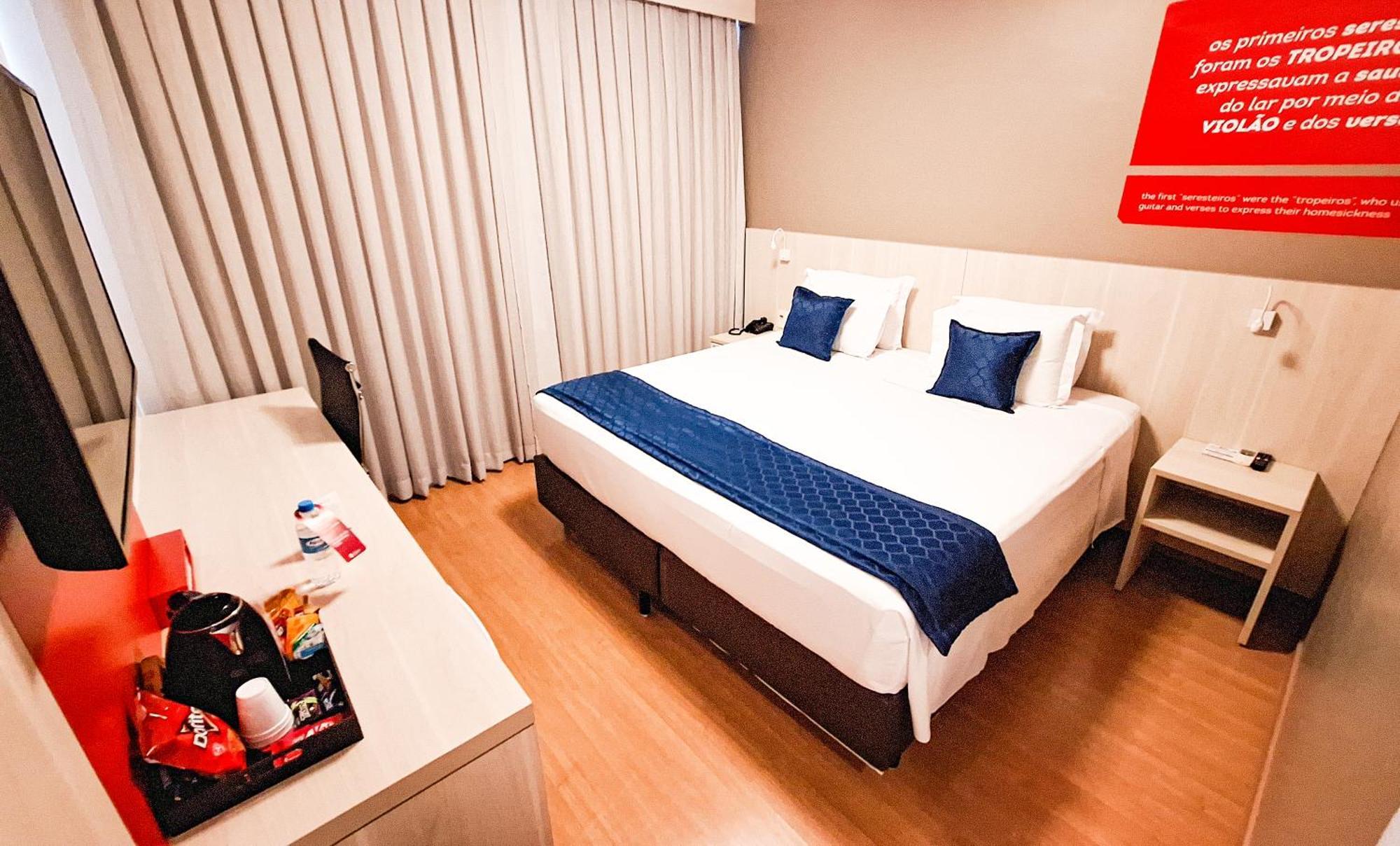 Deluxe Queen Room,1583121759:JPEG