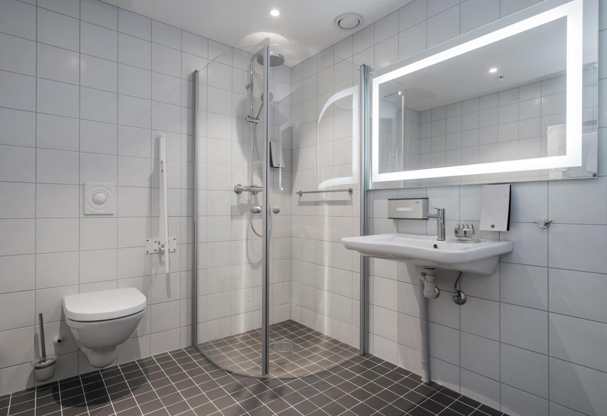 Double or Twin Room Disability Access