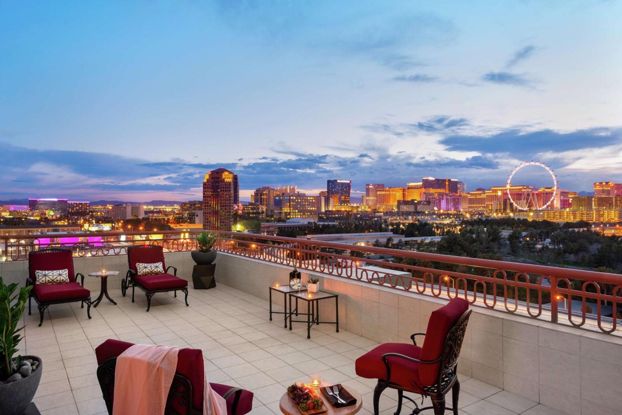 Two-Room King Suite with Large Balcony,1275469627:JPEG