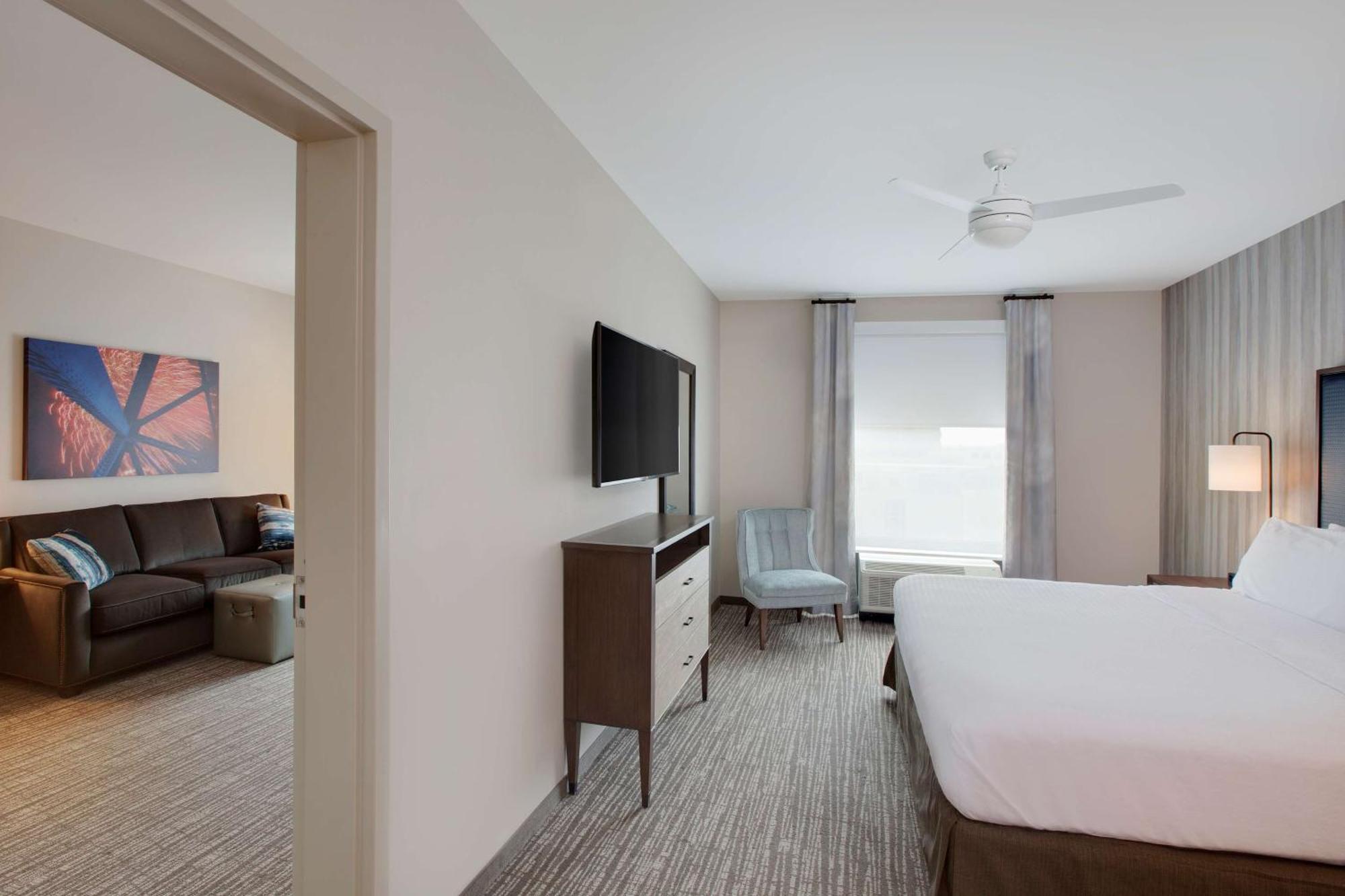 One-Bedroom King Suite Non-Smoking