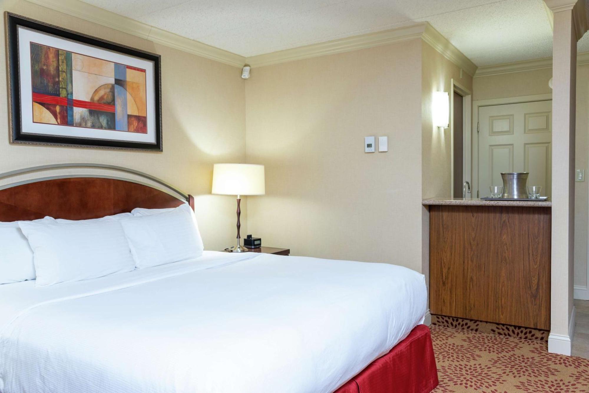 Deluxe King Room,1551981331:JPEG