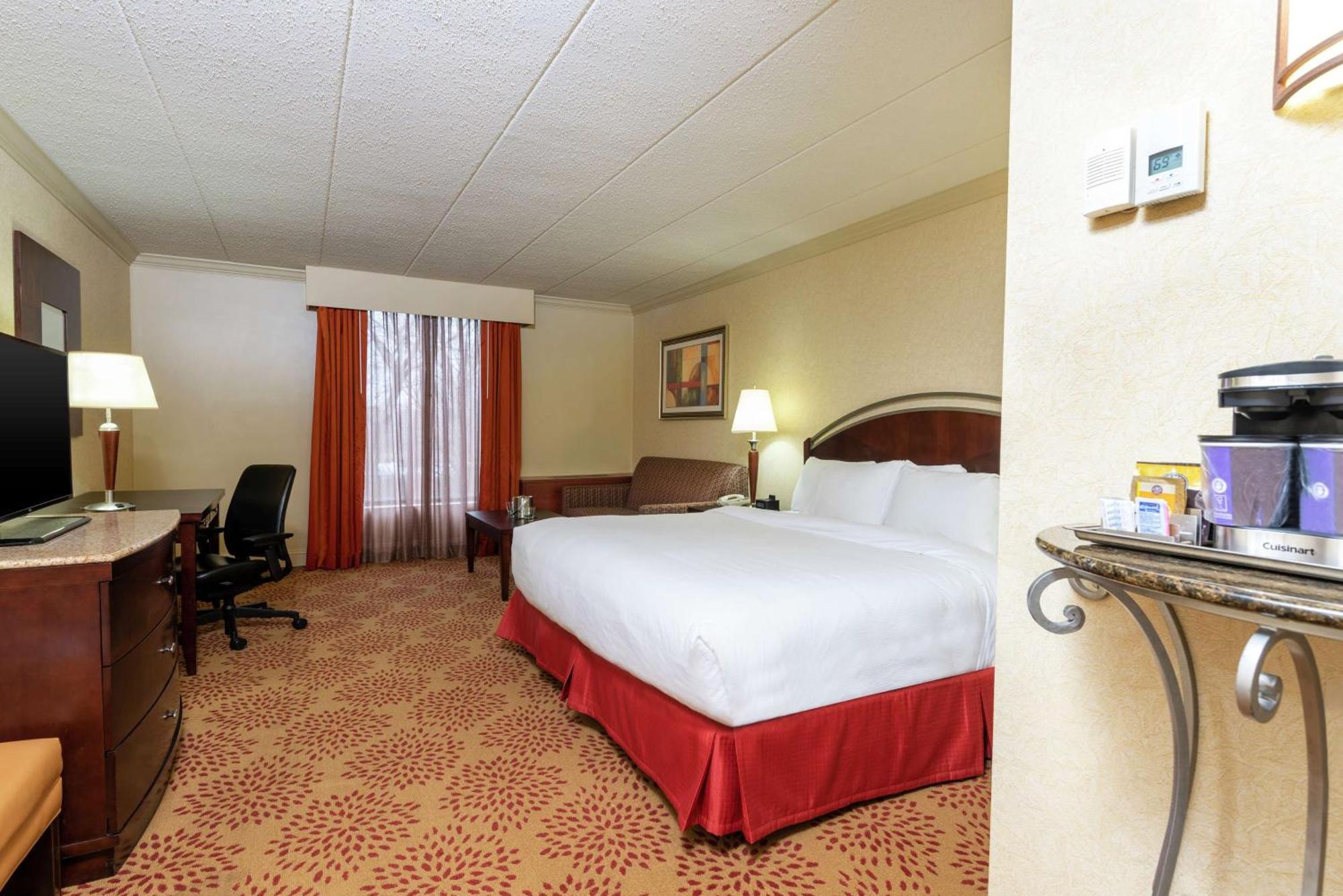 King Room with Tub - Mobility/Hearing Accessible/Non-Smoking,1551981364:JPEG