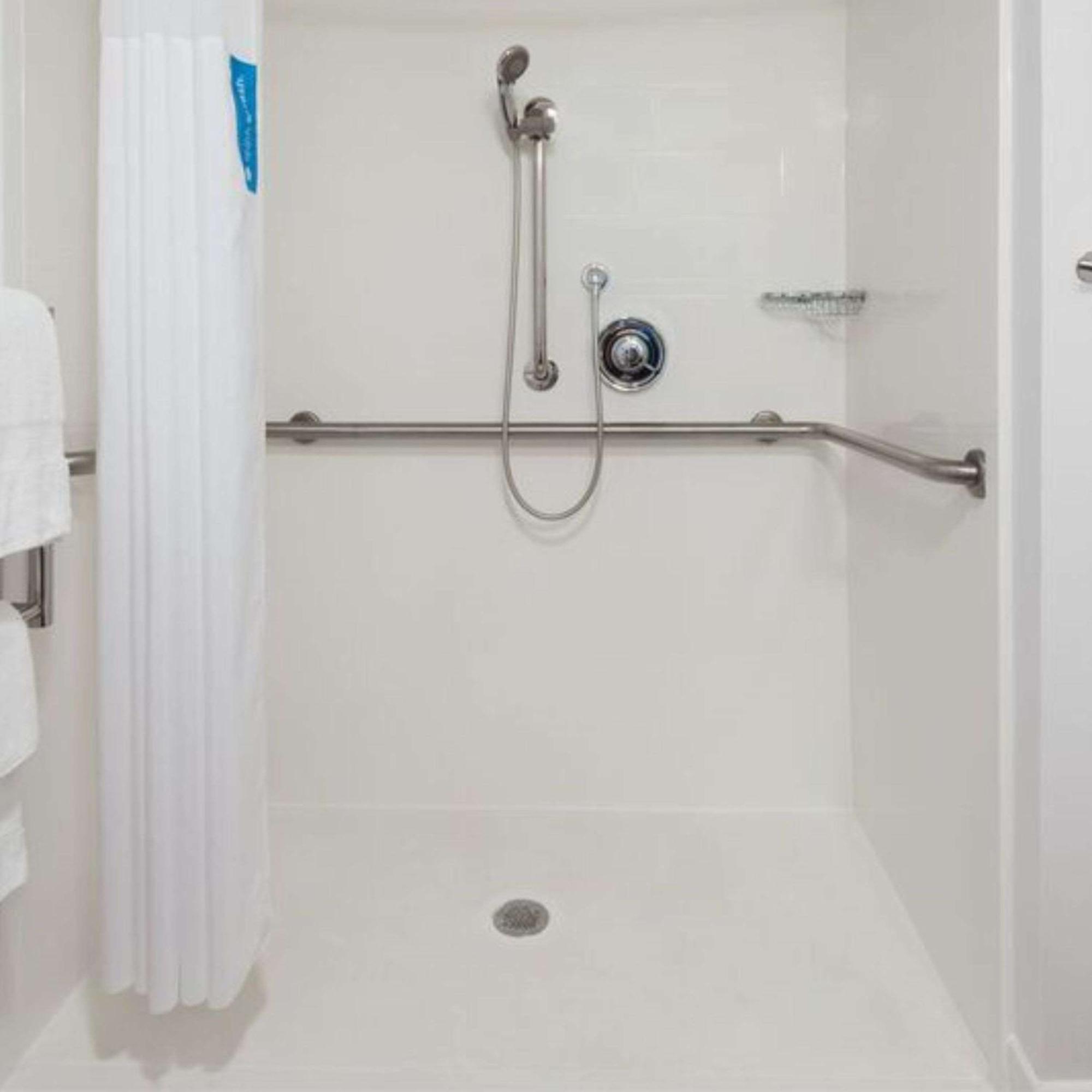 King Room with Roll-In Shower - Mobility Access/Non-Smoking