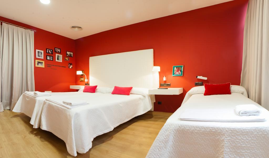 Dreibettzimmer mit eigenem Bad