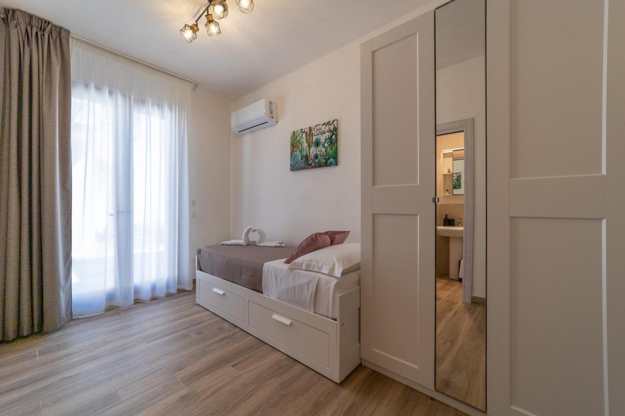 Quadruple Room,1571789171:JPEG