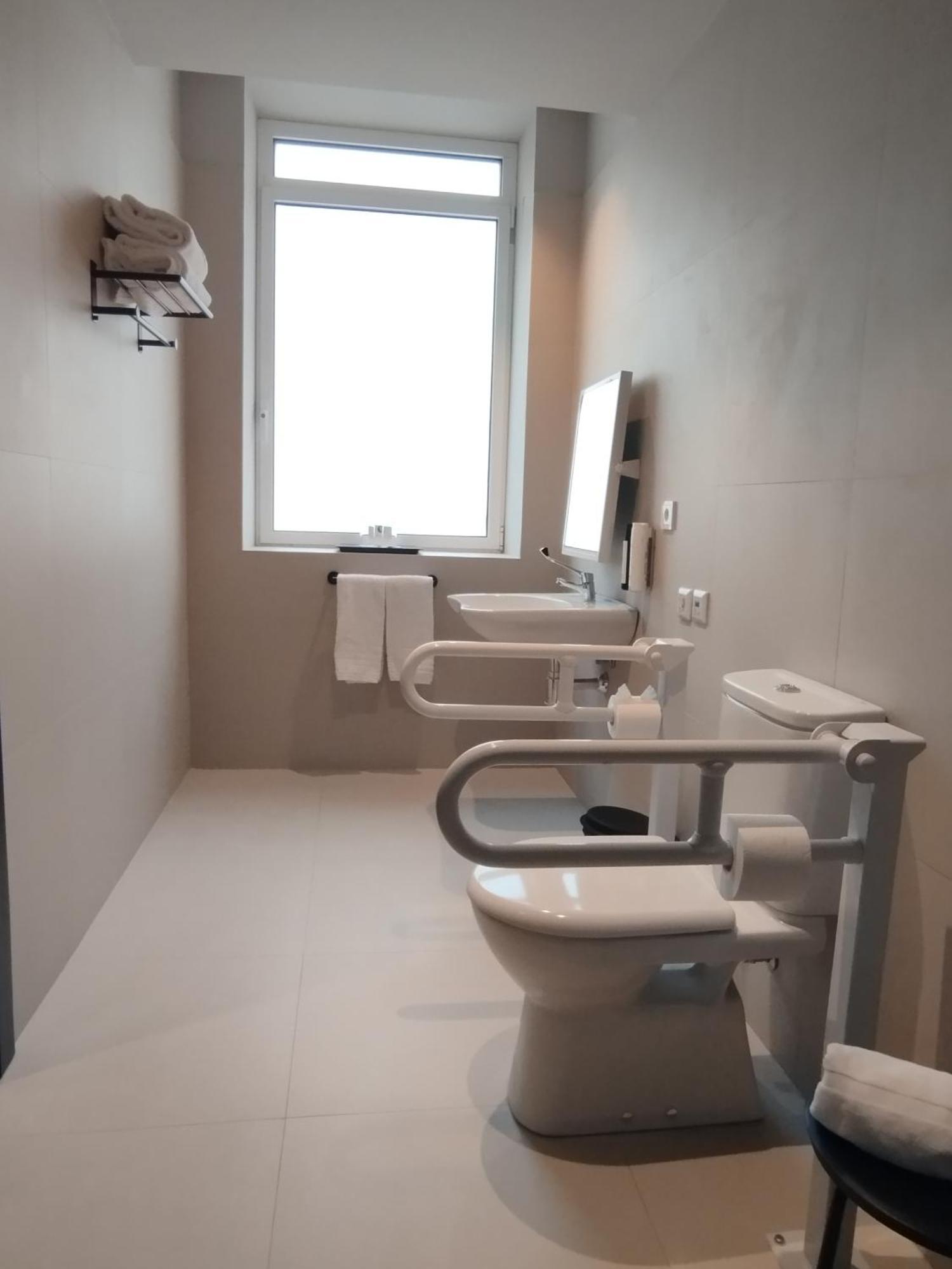 Triple Room,1581301223:JPEG