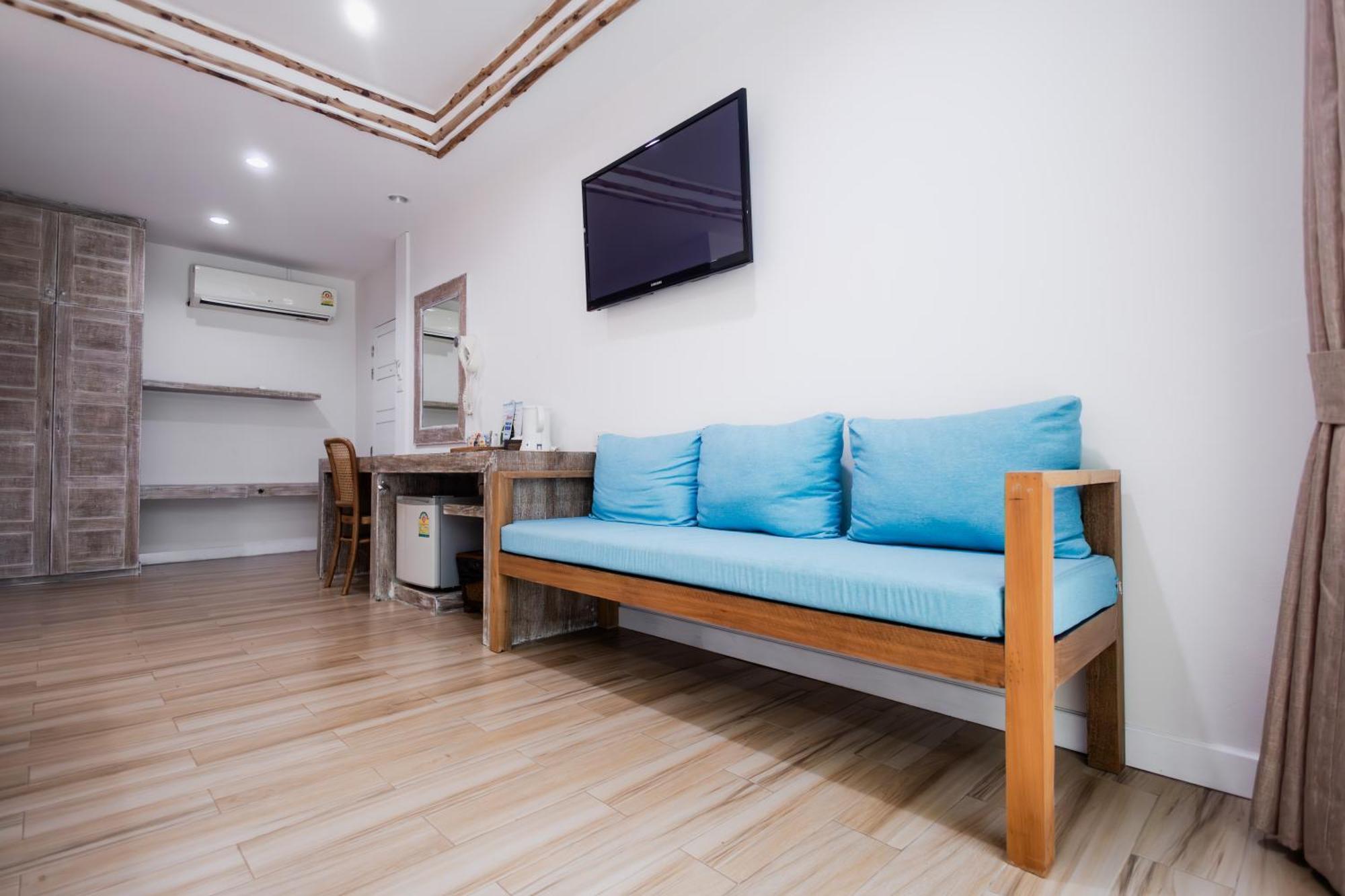 Premier AB5 Twin Room
