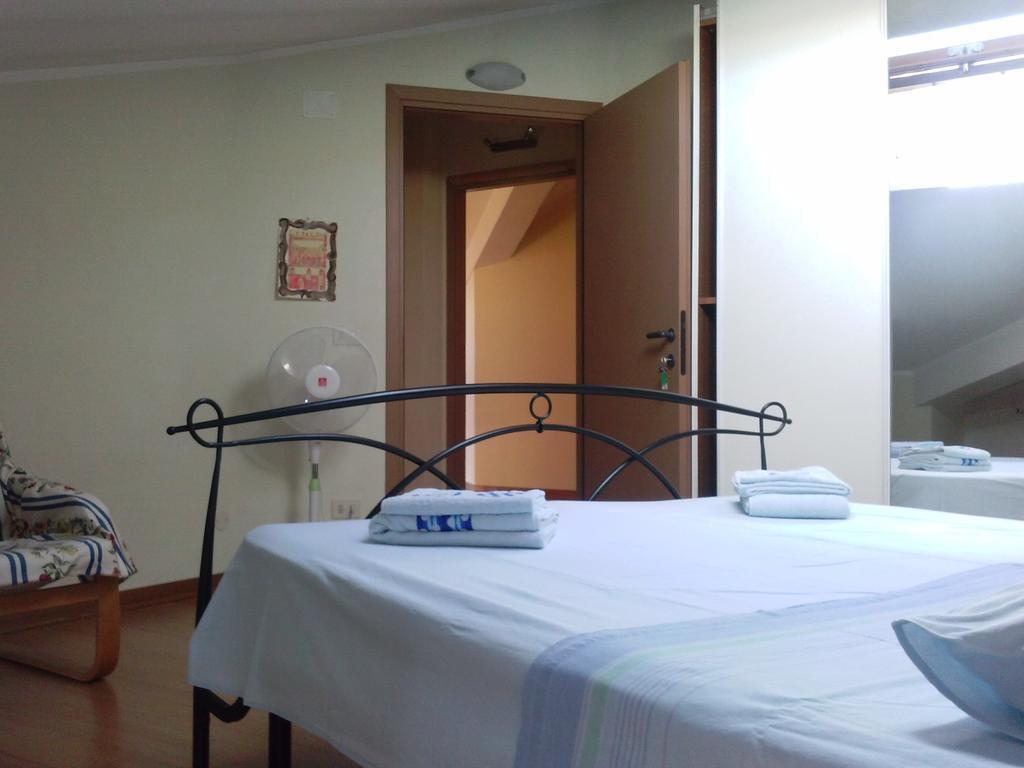 One-Bedroom Apartment,236211149:JPEG