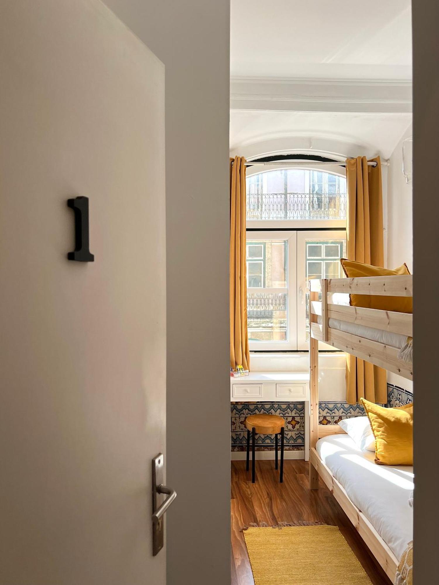 Bunk-Bed Room with Shared Bathroom - 3rd floor