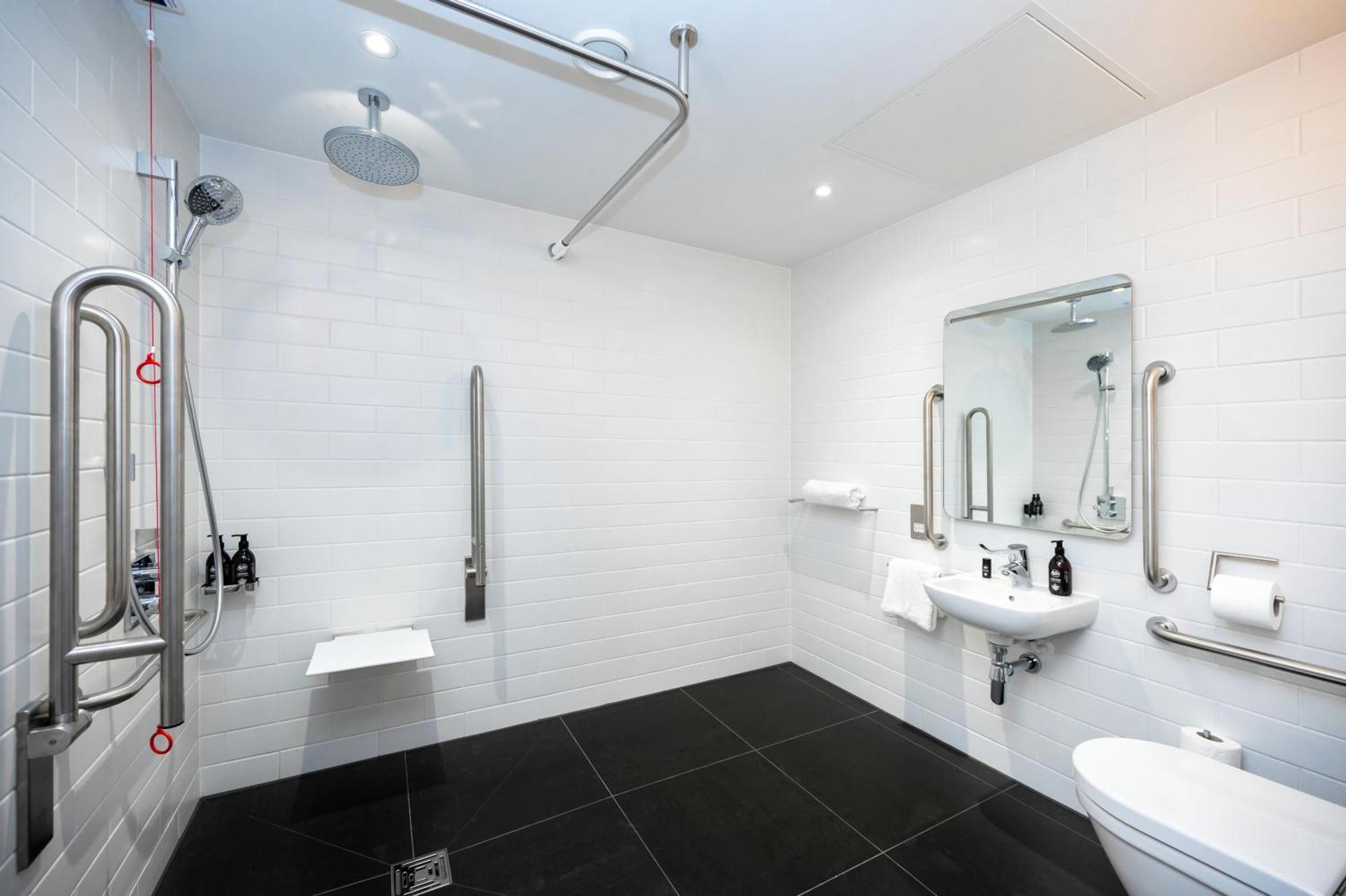Studio Accessible Large