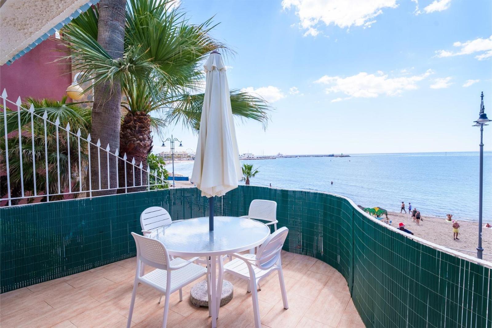 Apartment mit 1 Schlafzimmer, Meerblick und Terrasse