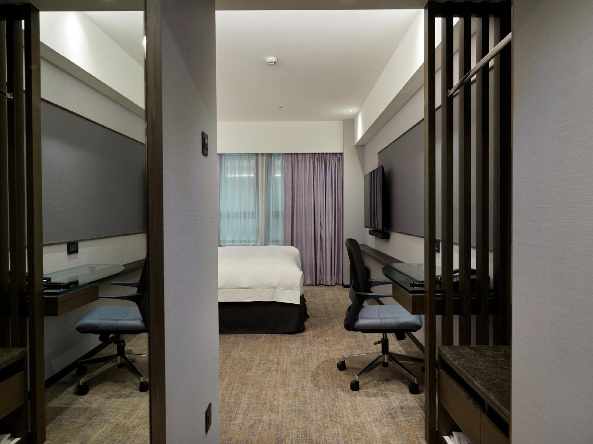 Executive Queen Room