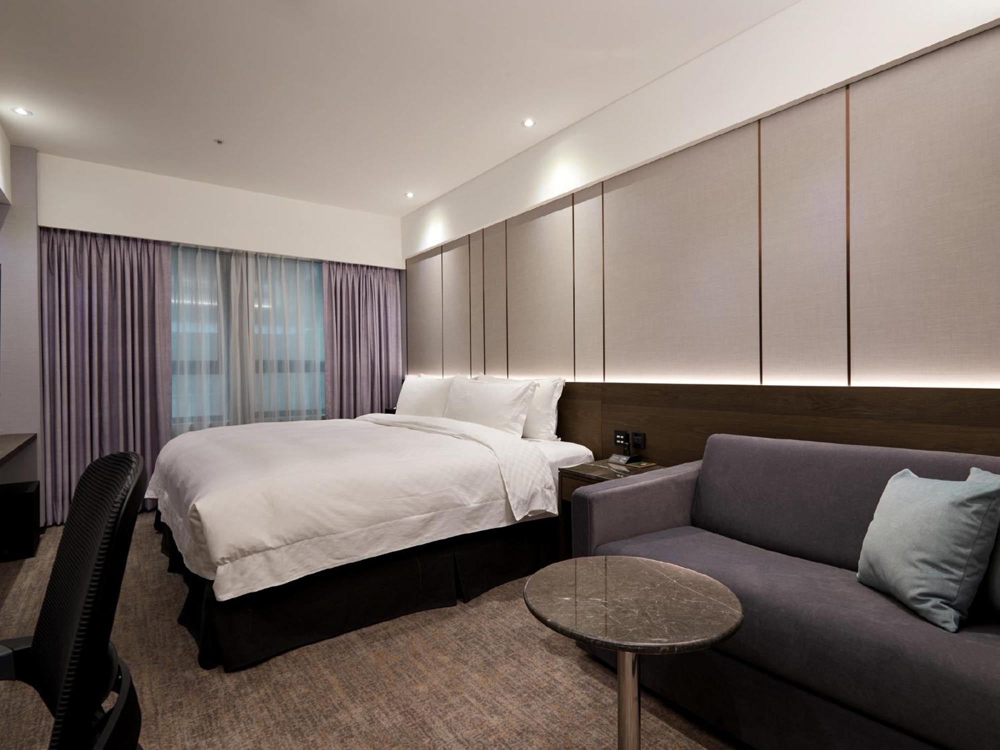 Executive Queen Room