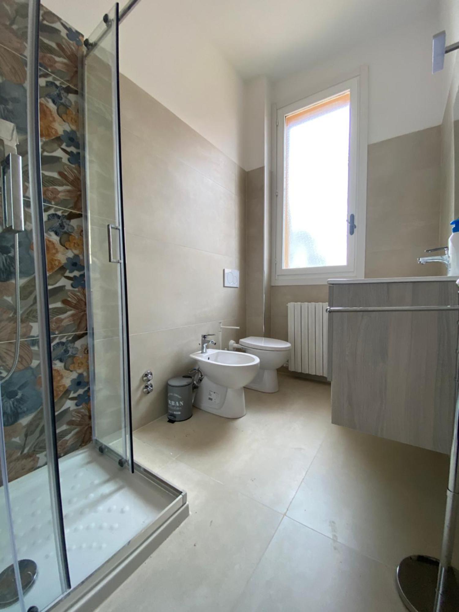 Camera Matrimoniale Standard con Bagno in Comune