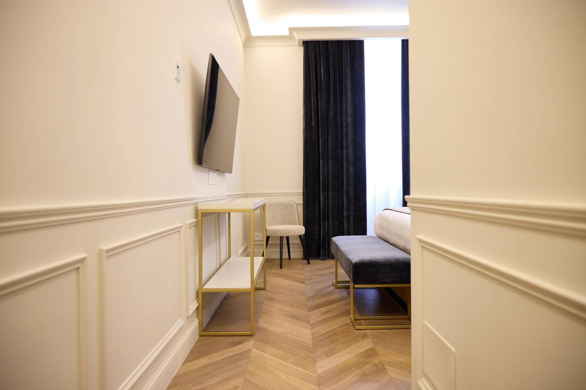 Deluxe Room,1601602478:JPEG