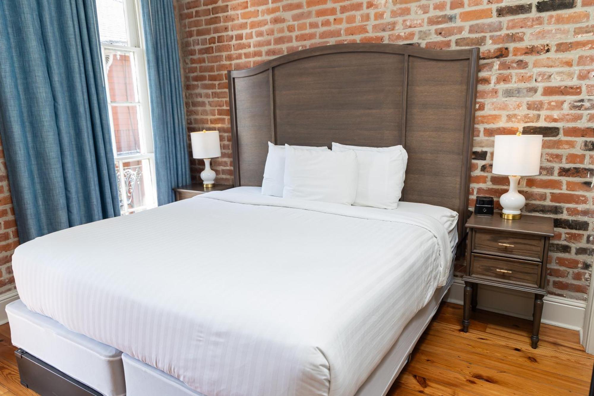 Deluxe King Suite