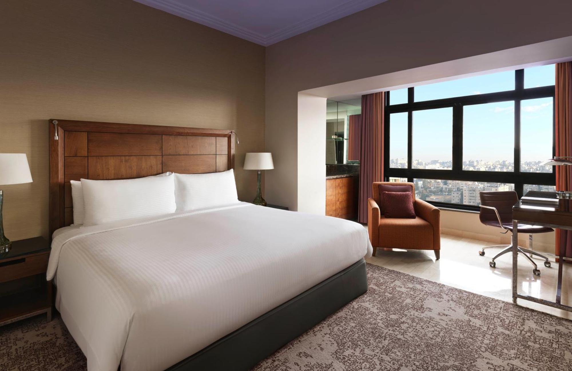 Superior King Room Smoking