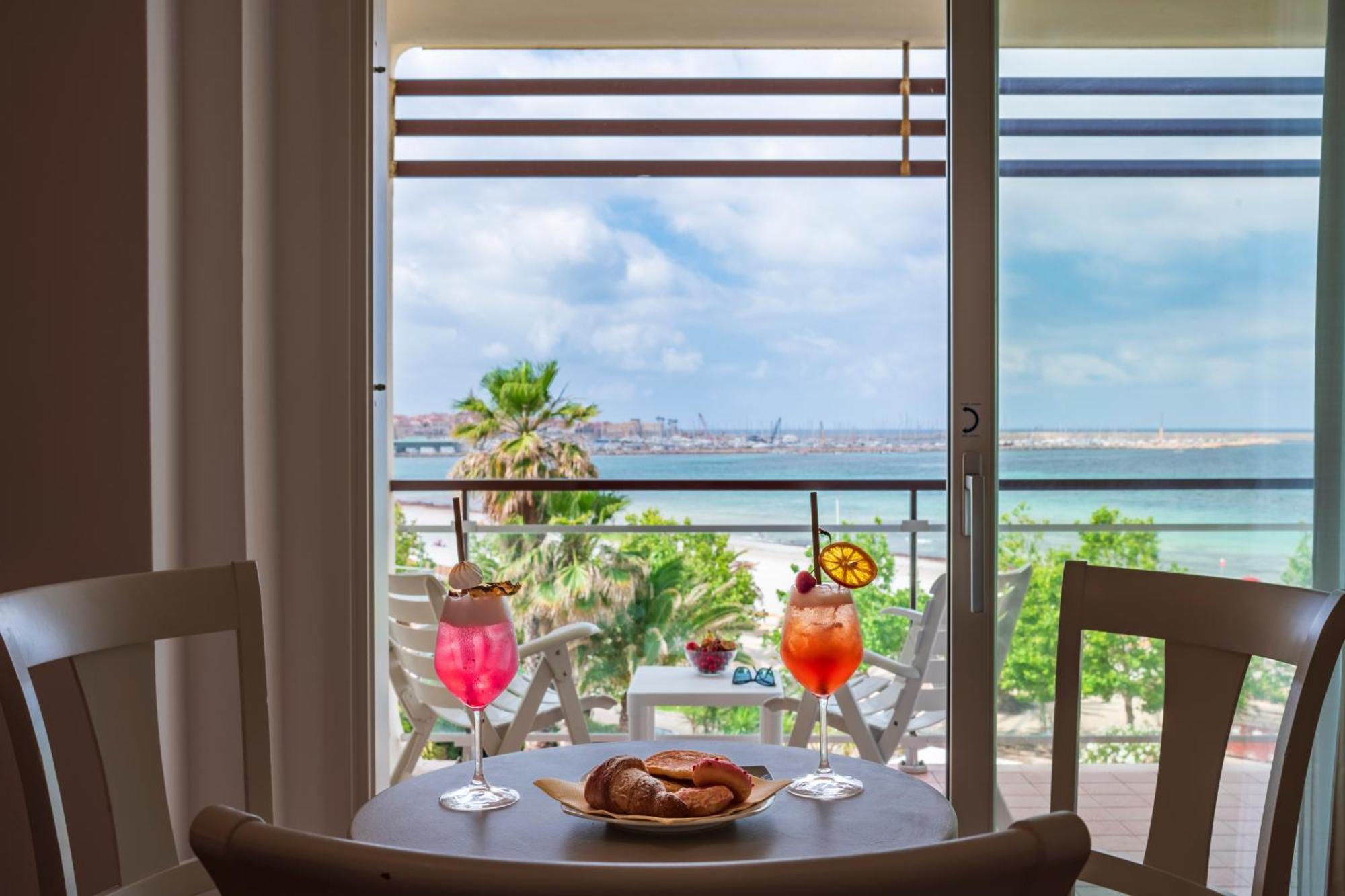 Quadruple Room with Sea or Pool View,1615652357:JPEG