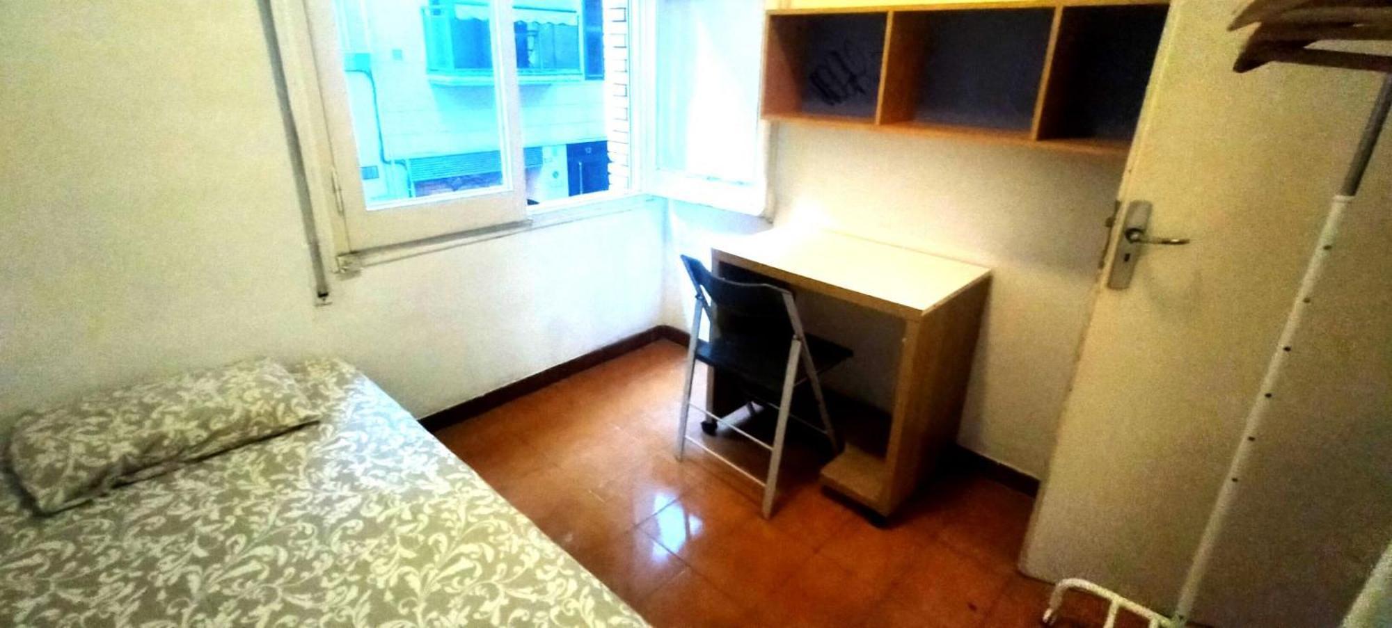 Habitación Individual Estándar con baño compartido