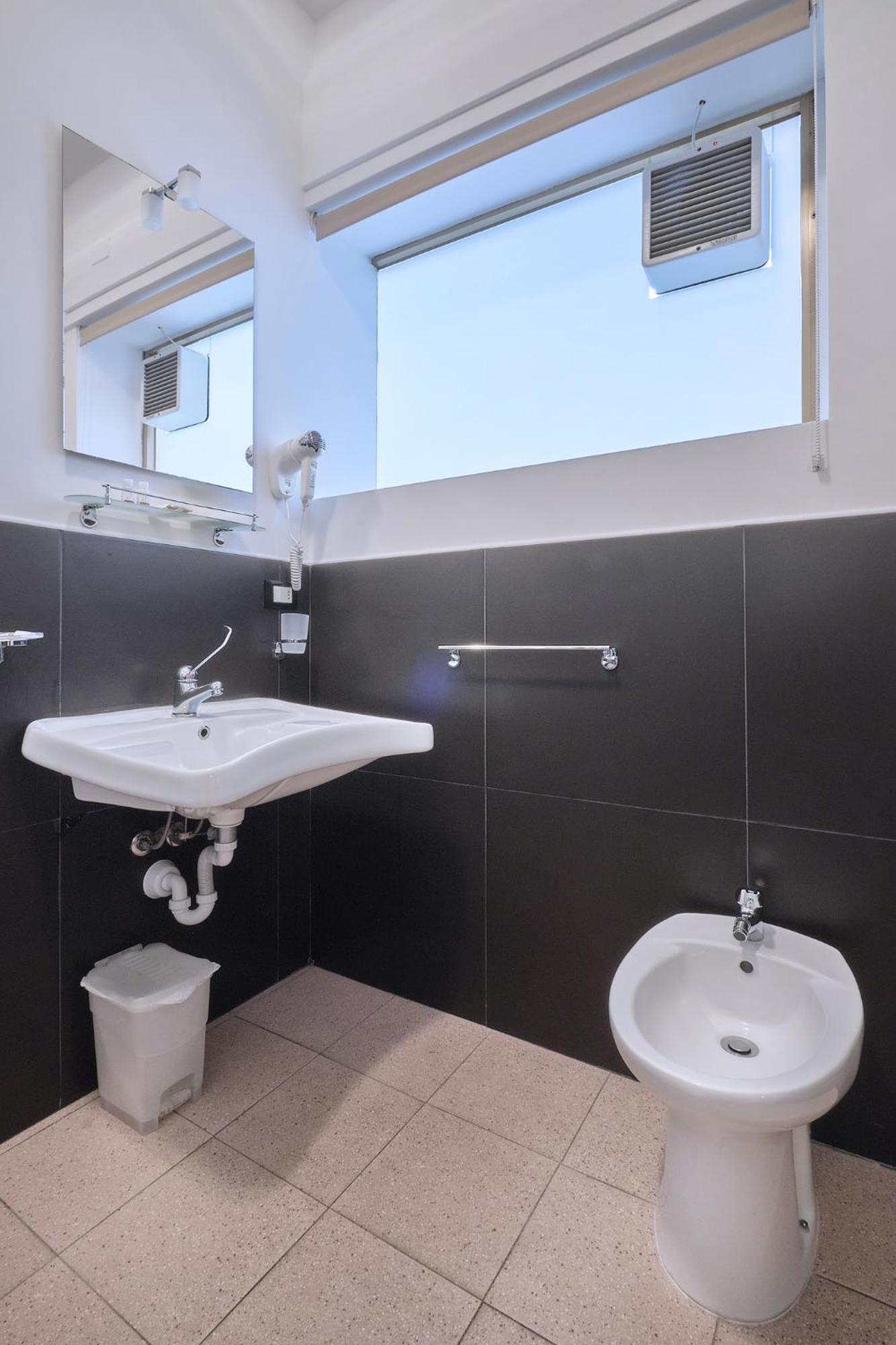 Double Room Private Bathroom
