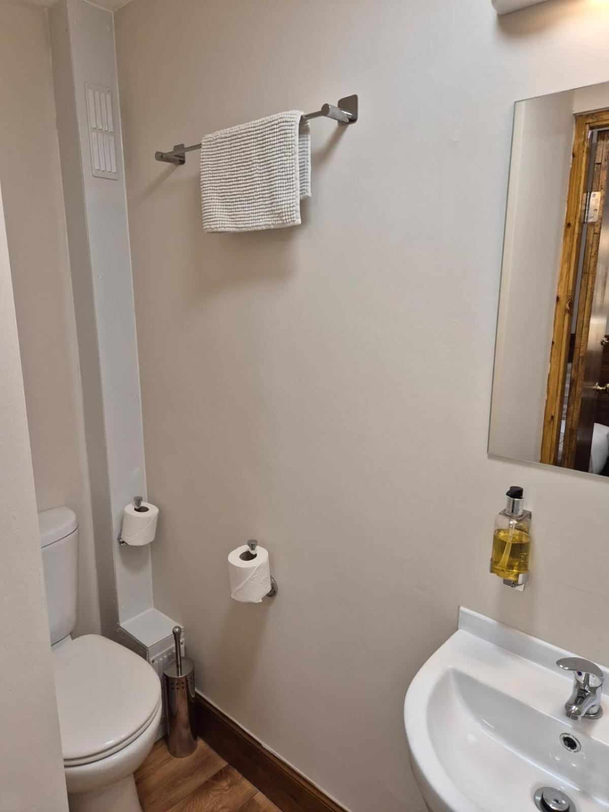 Single Room,1621003768:JPEG