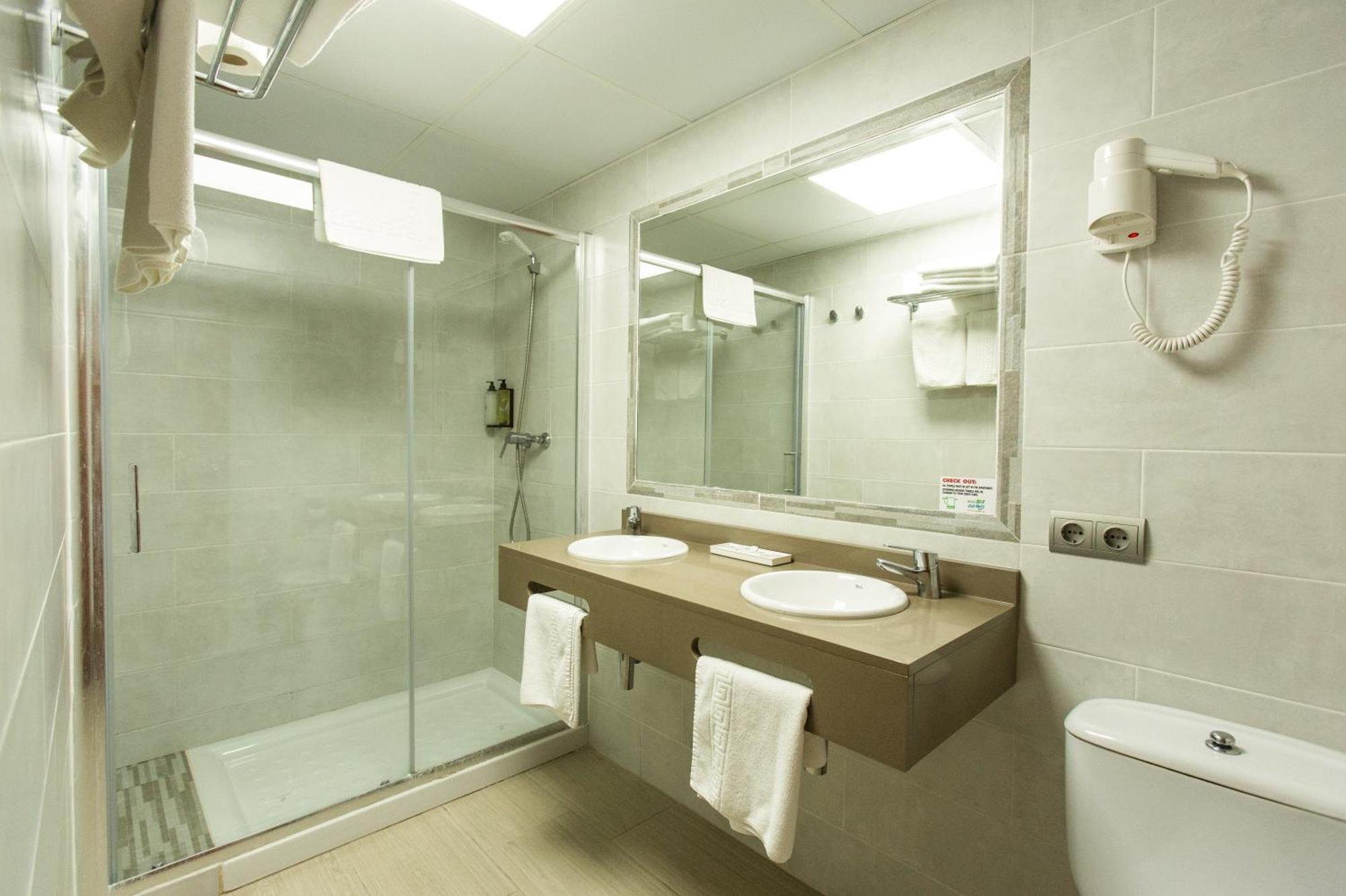 Suite con 2 Camere da Letto e Vista Mare