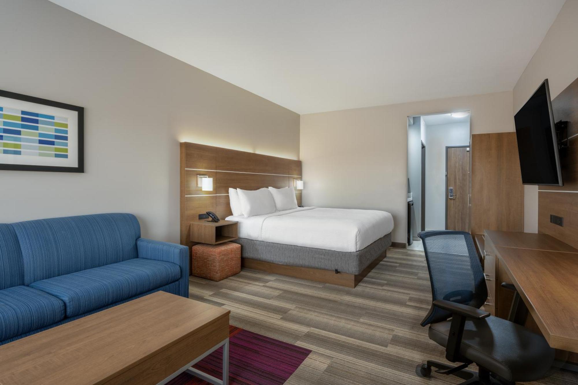 One-Bedroom Suite Disability Access or Non-Smoking,1633730678:JPEG