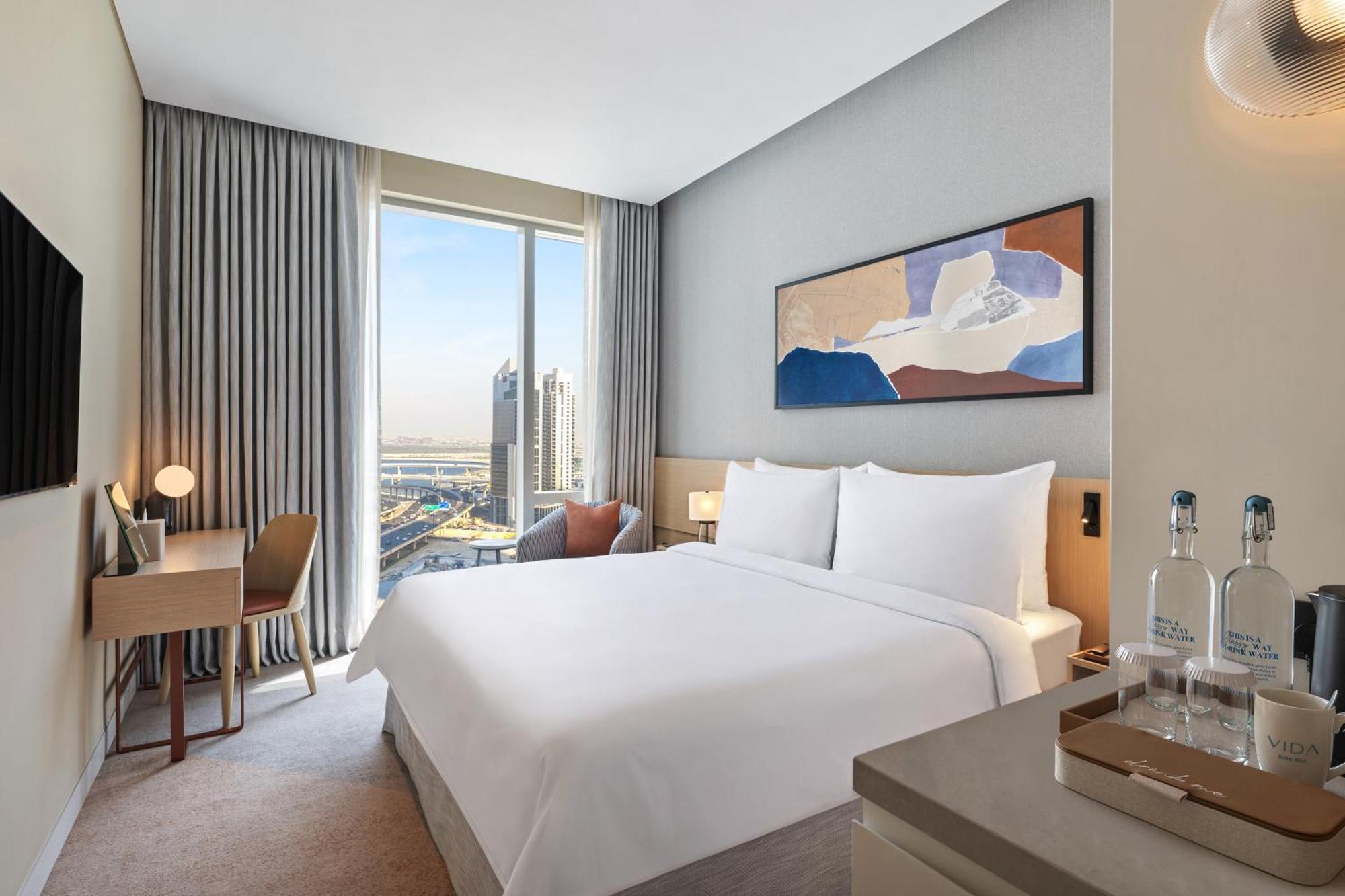 Deluxe Room King City View