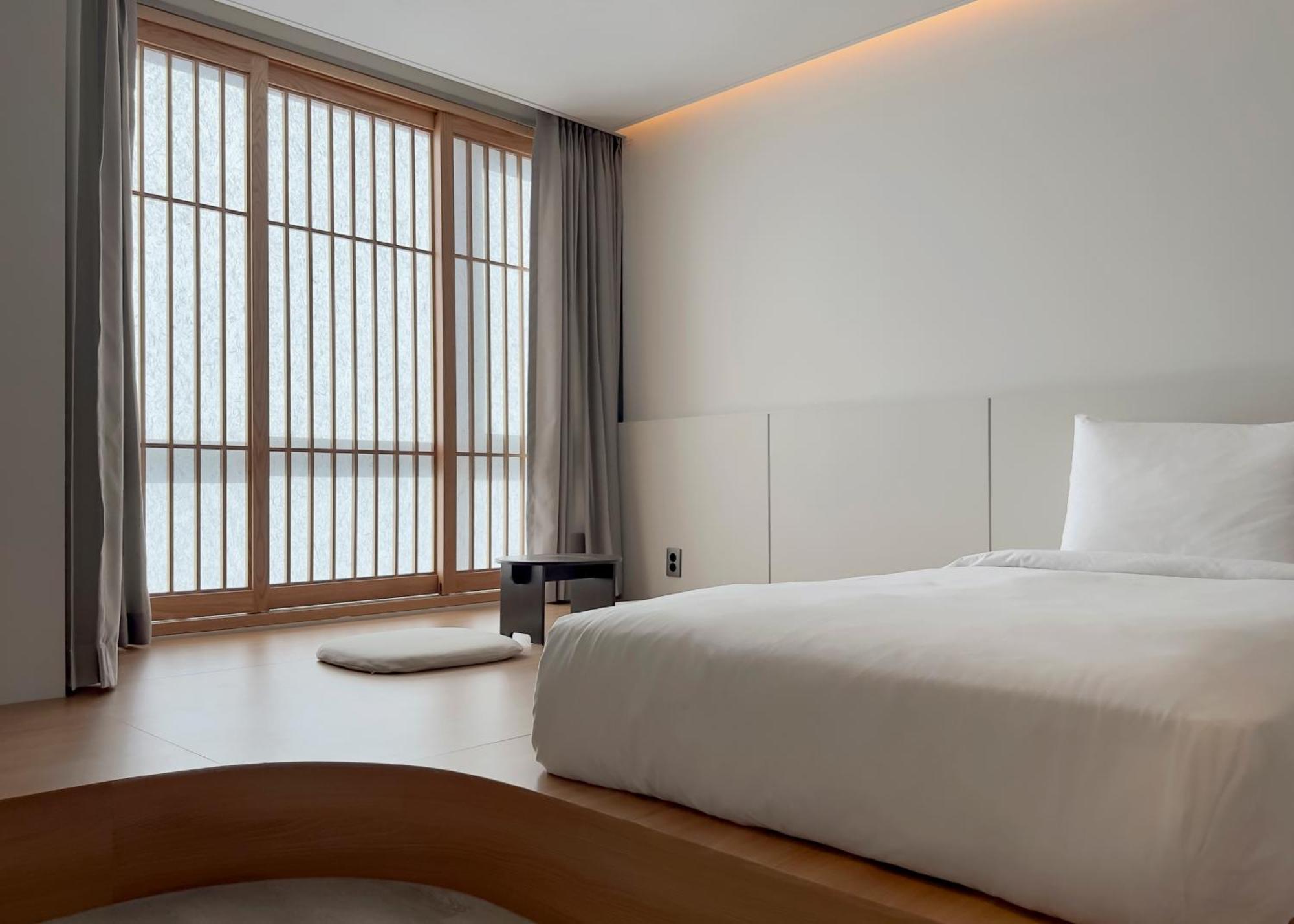 Superior Twin Room Mountain View