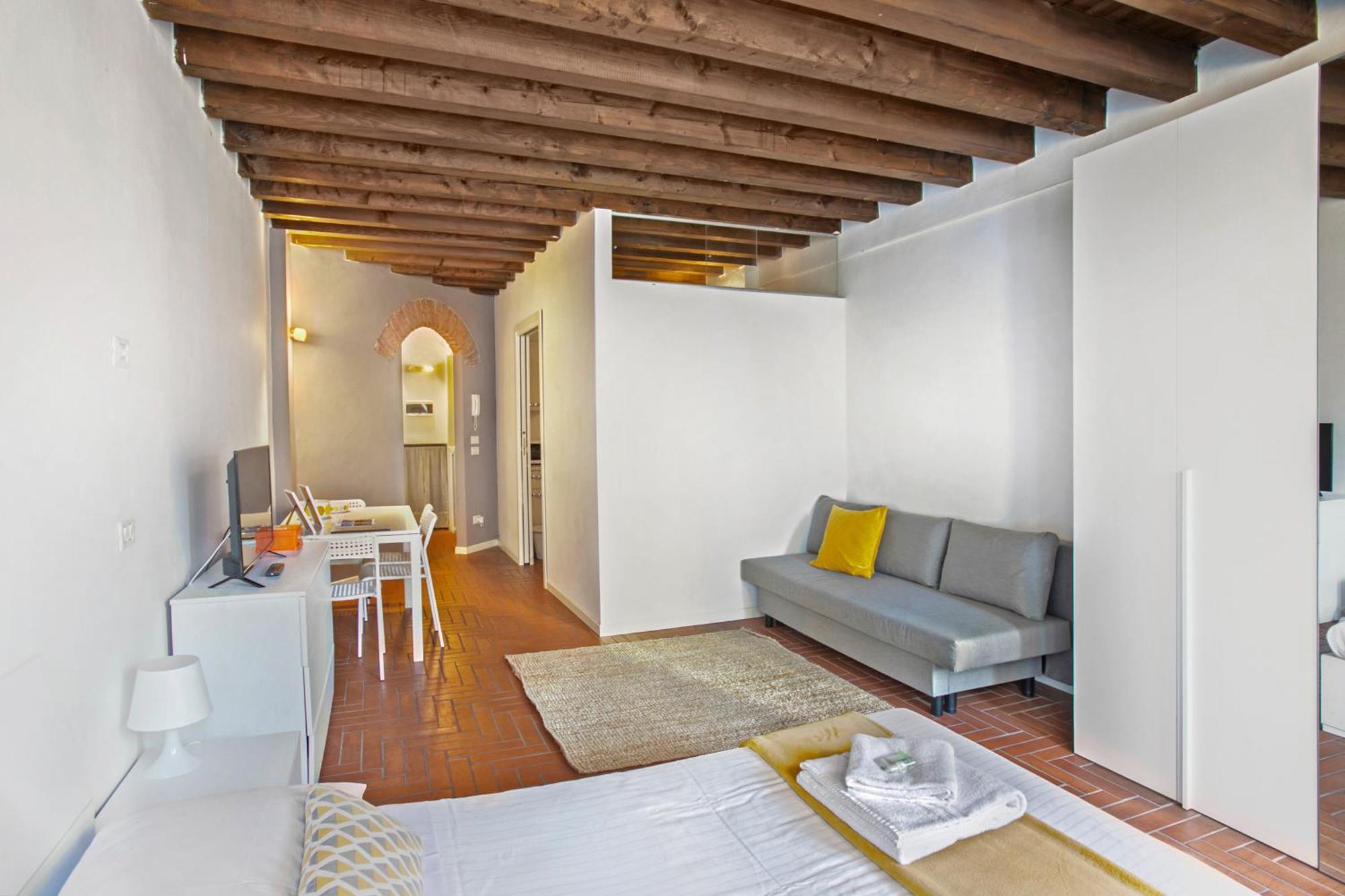 Studio Apartment