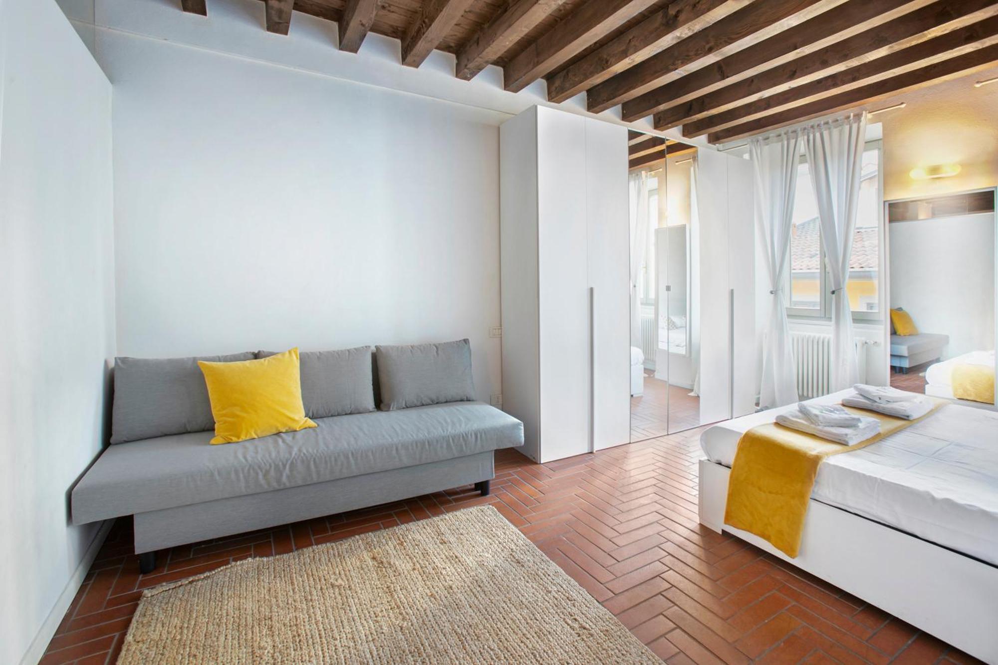Studio Apartment