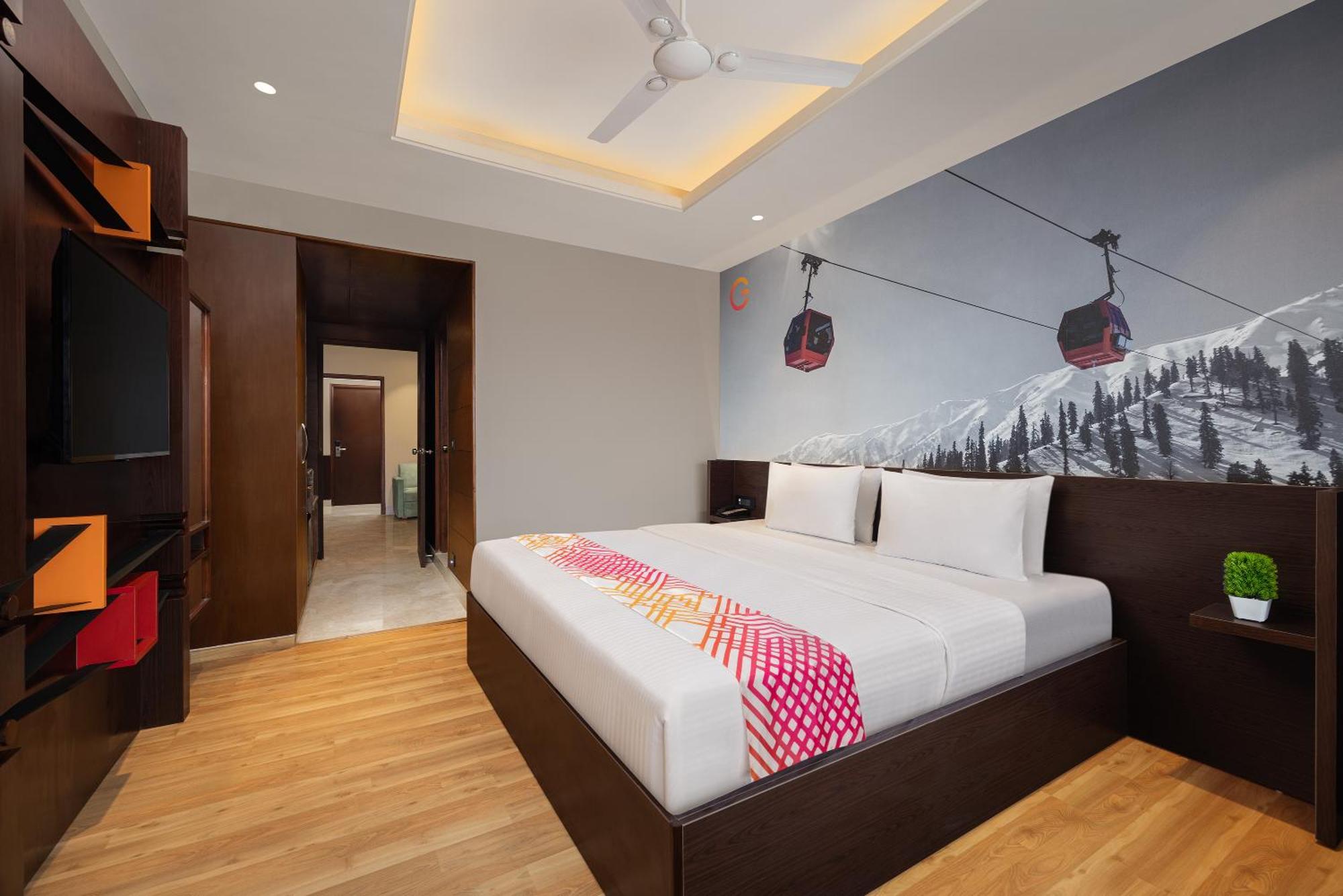 Luxe Queen Room
