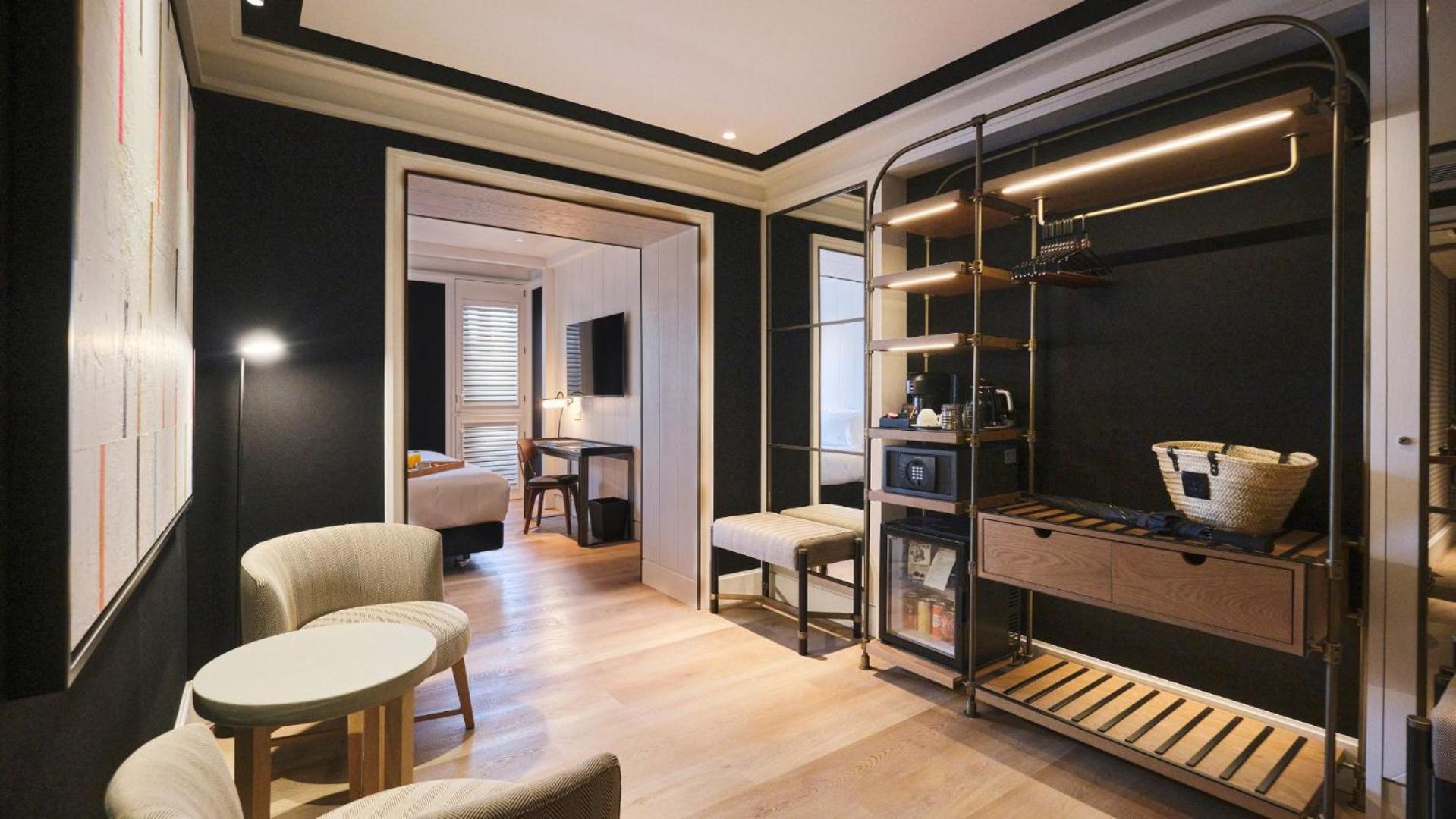 Junior Suite,1639387199:JPEG