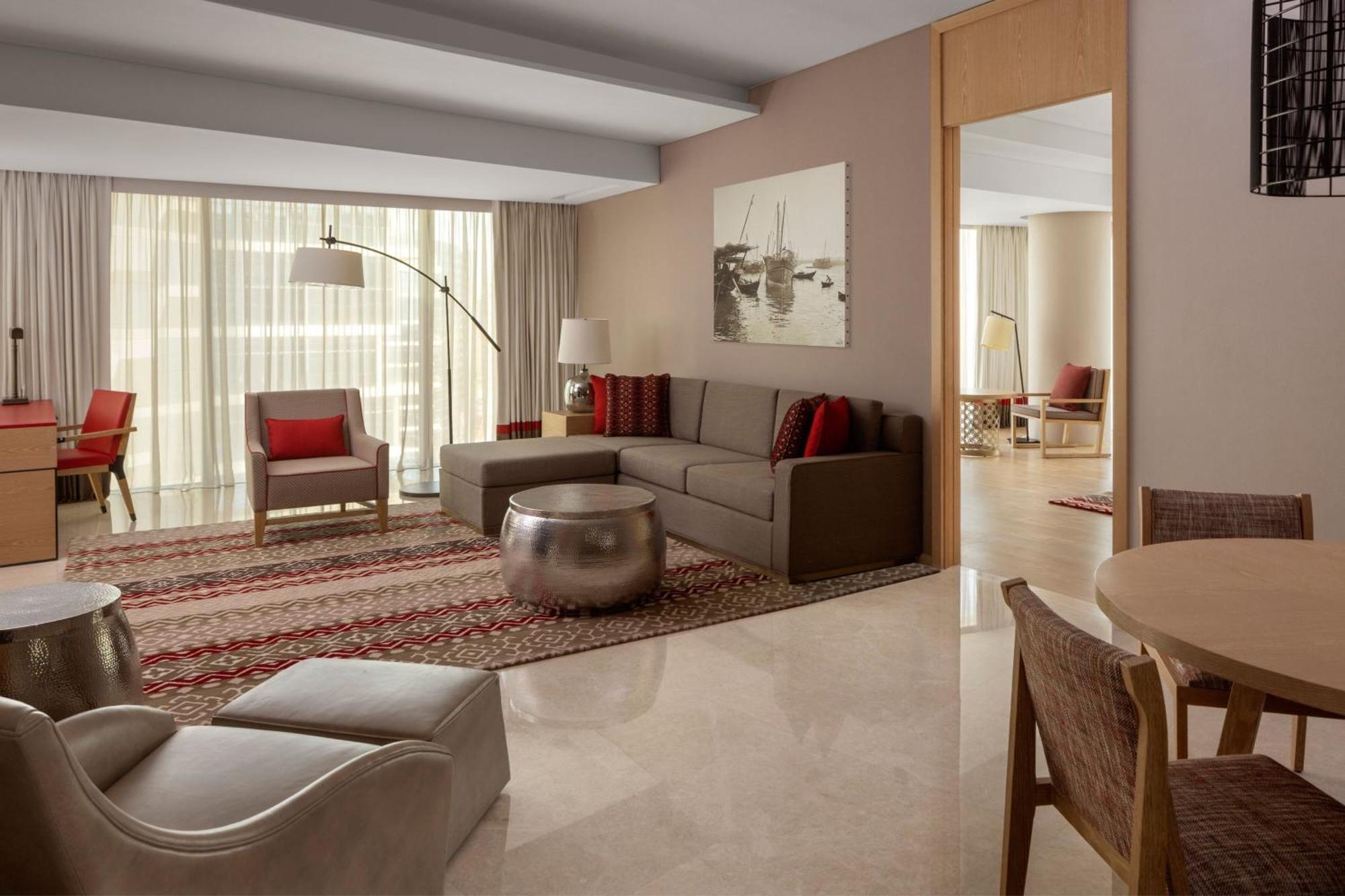 One-Bedroom Suite City View Includes 24hrs Club Lounge Access Evening Drinks & Buffet 530-730 PM,1639423156:JPEG