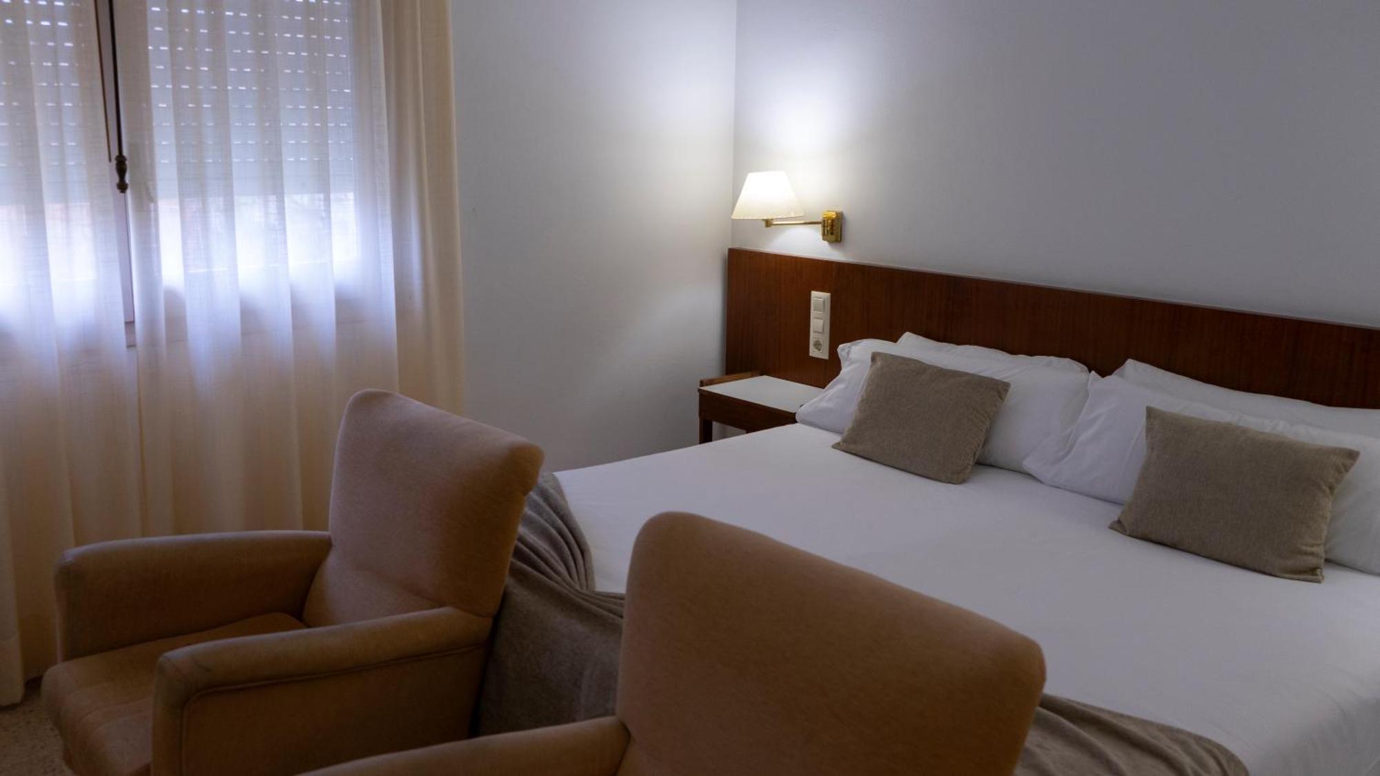 Economy Twin Room