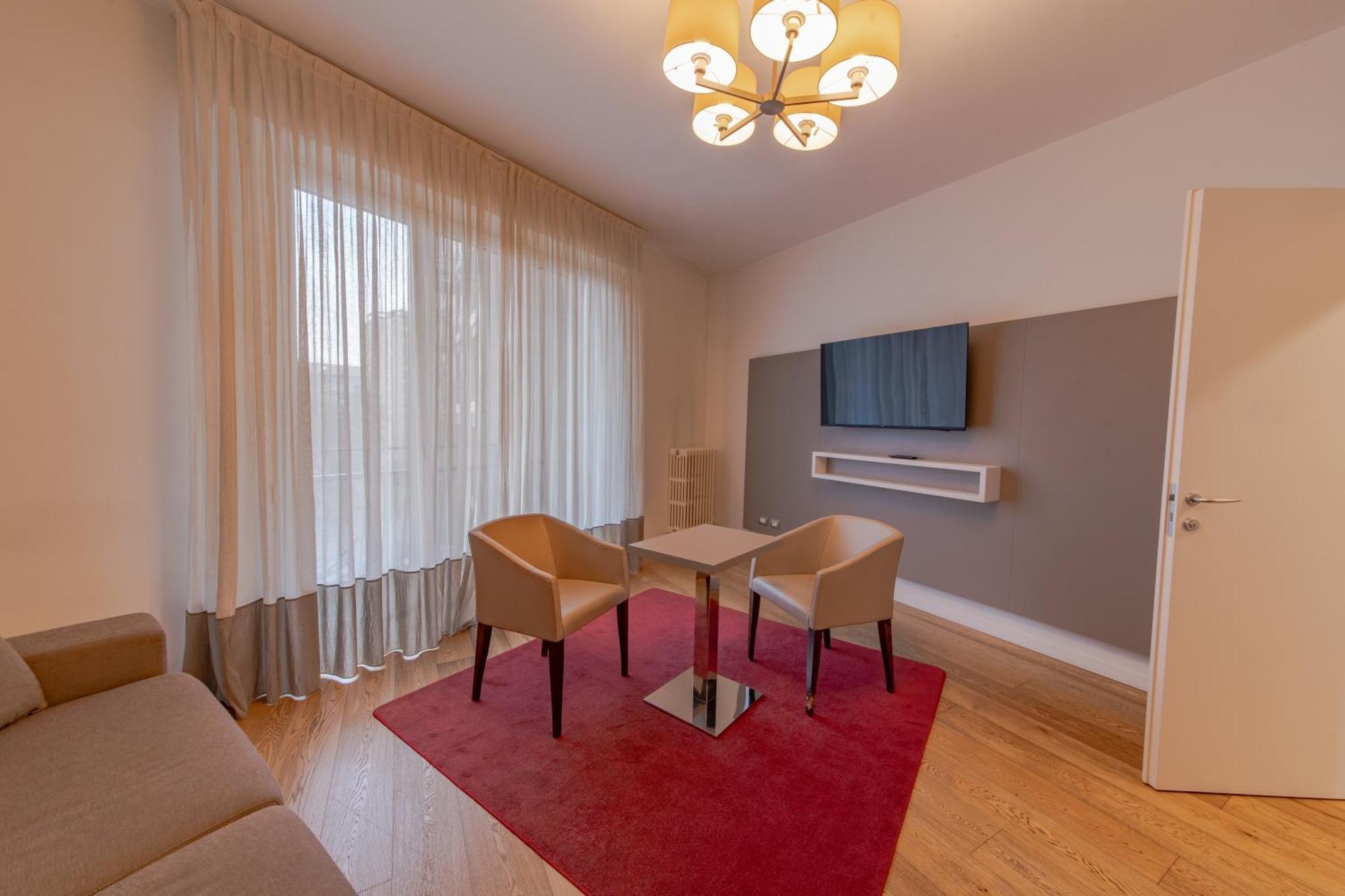 Apartment,1704917010:JPEG