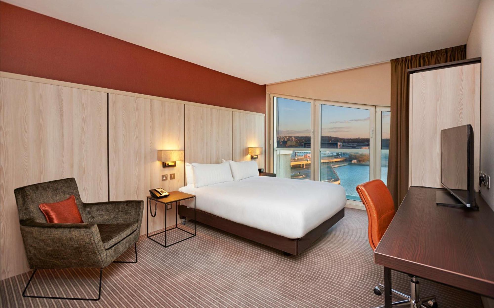 Deluxe Queen Room View,1516366717:JPEG