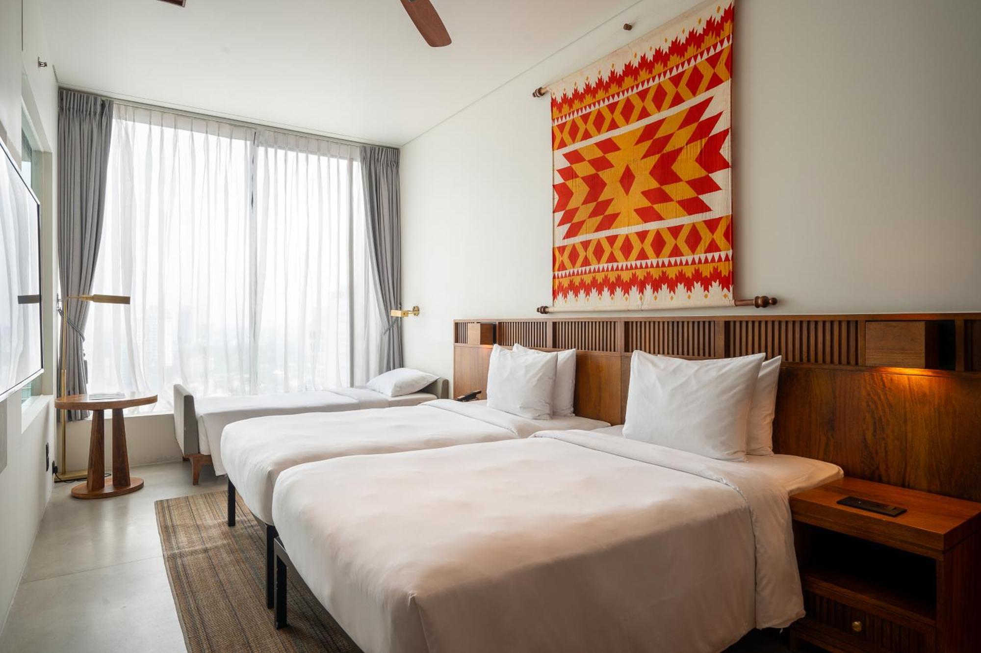 Deluxe Twin City View Room