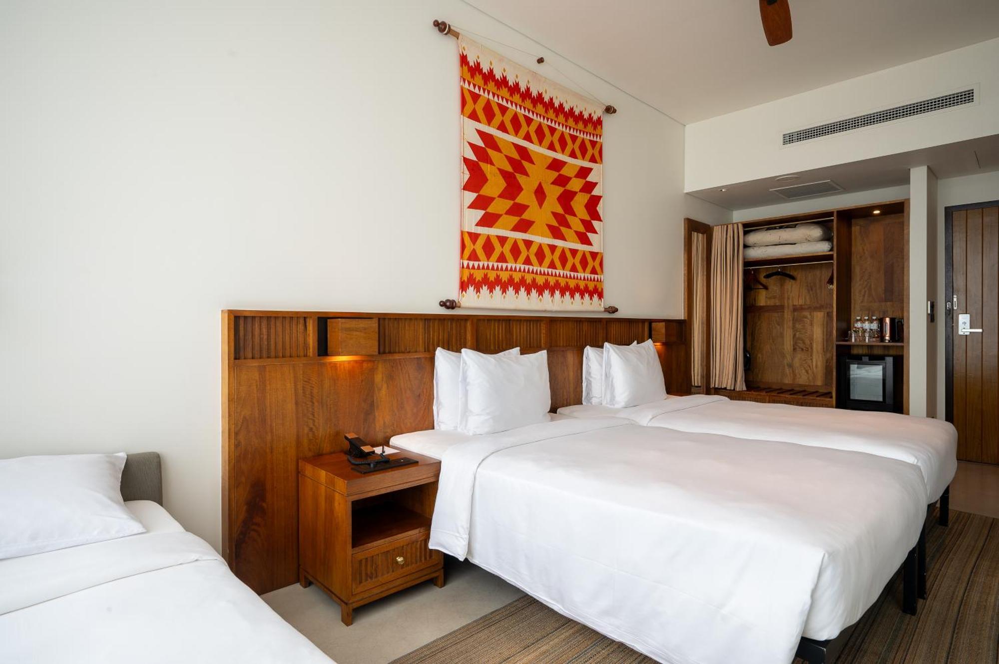 Deluxe Twin City View Room
