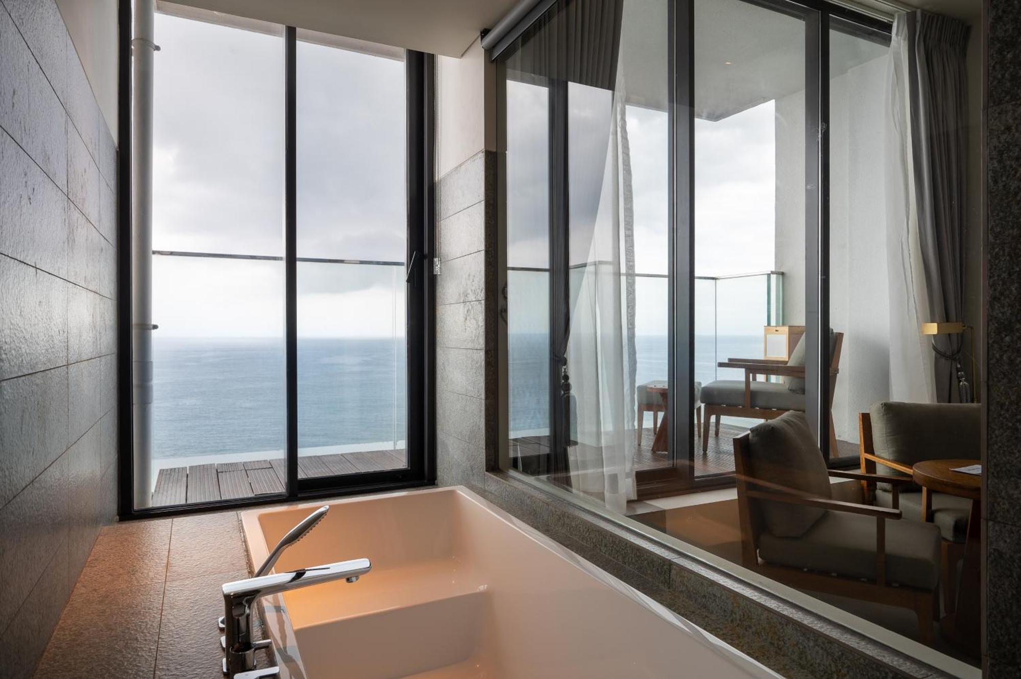 Premium Twin Sea View Room Terrace