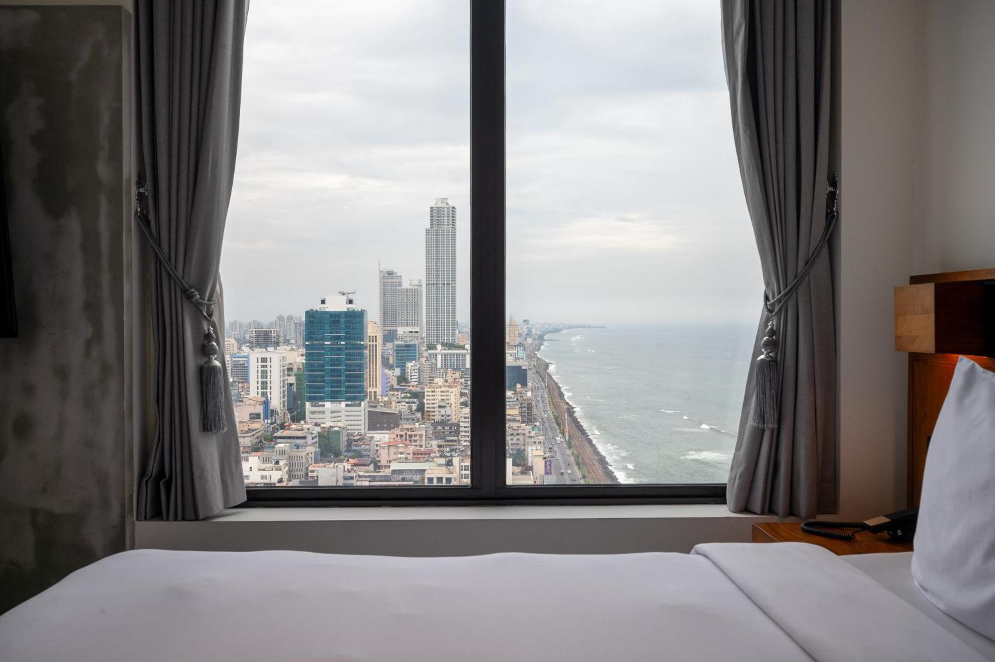 Deluxe Double Partial City Sea View Room Terrace