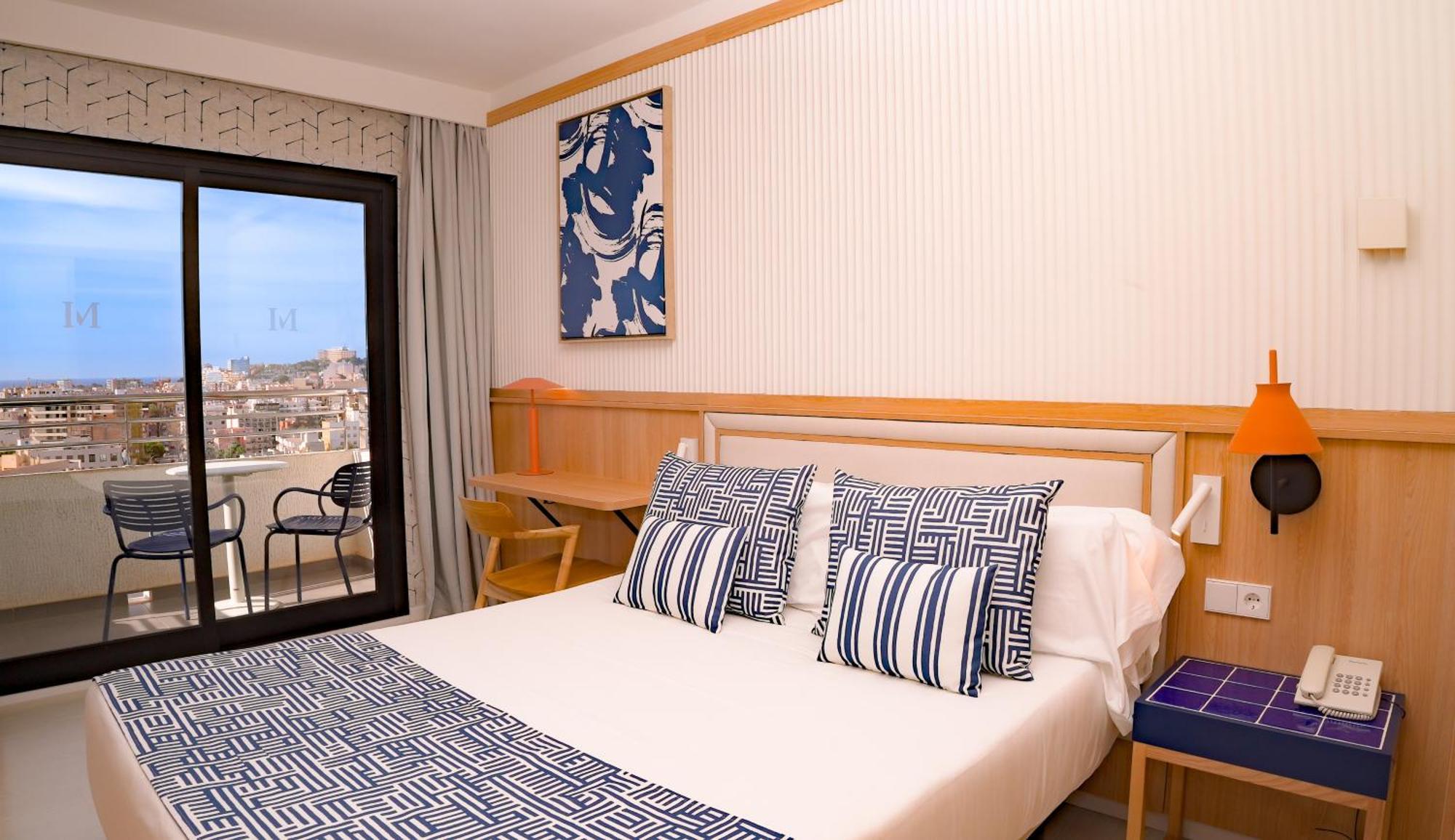 Double or Twin Room Balcony