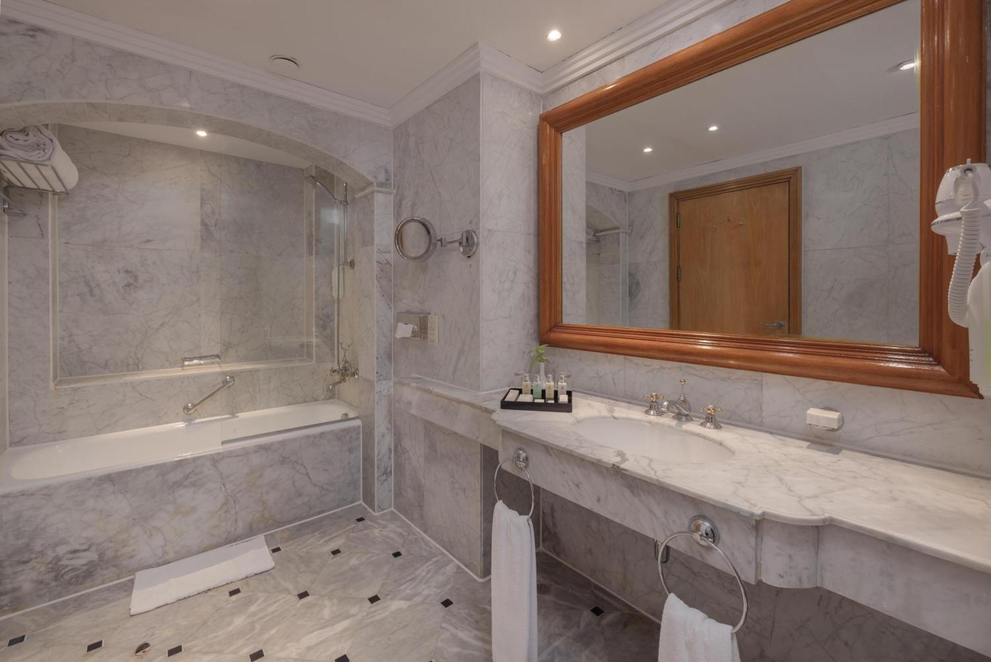 Junior Suite met Queensize Bed
